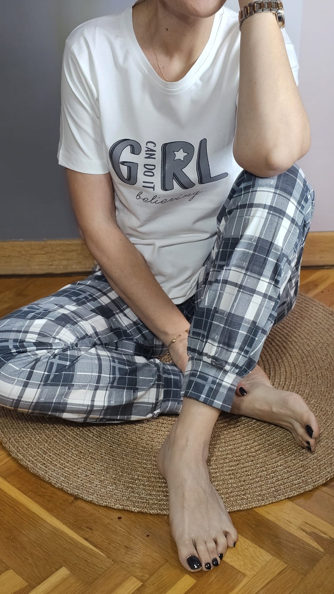 Manşetli Beyaz Gri Ekoseli Kadın Pijama Takımı