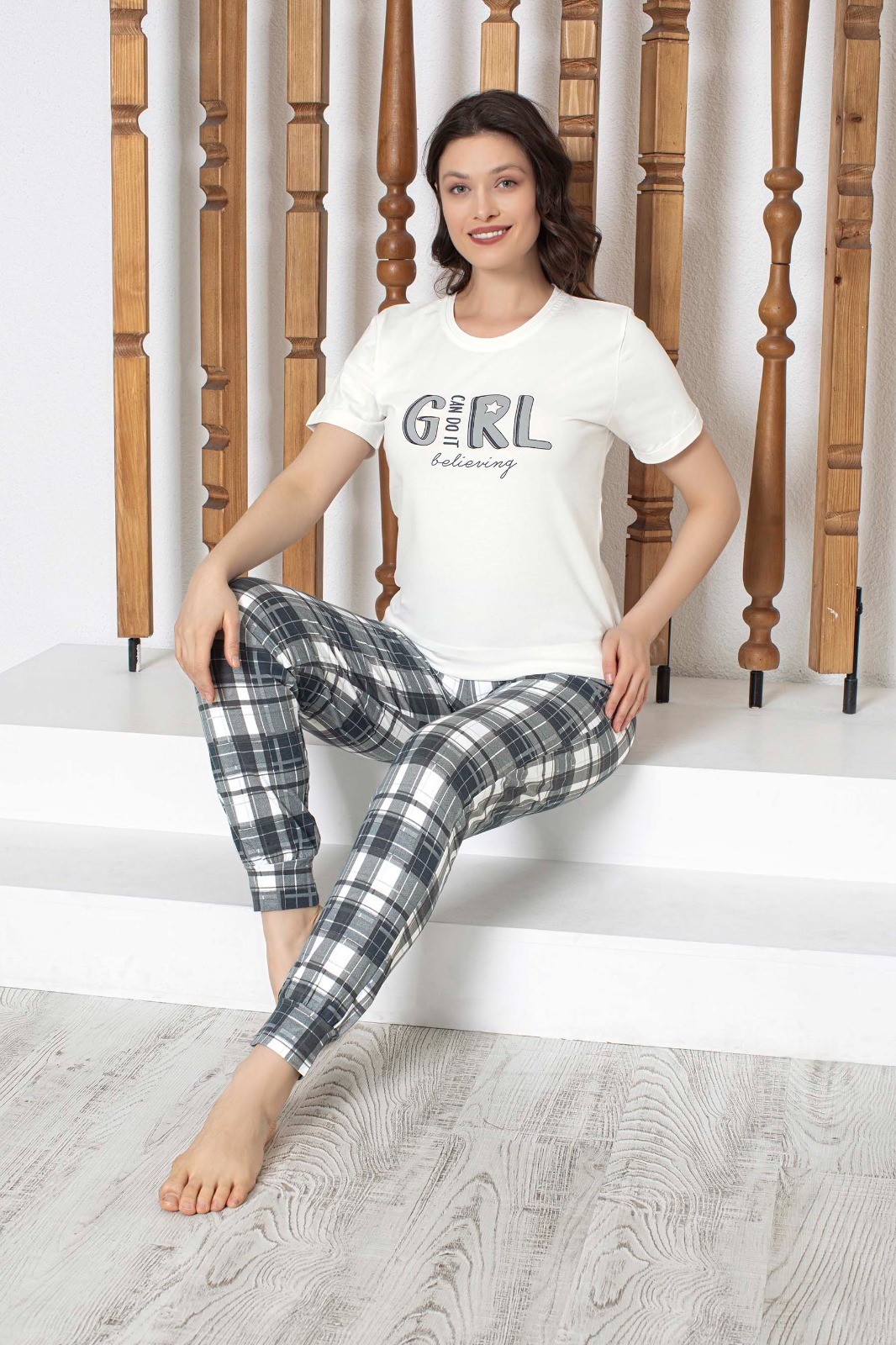 Manşetli Beyaz Gri Ekoseli Kadın Pijama Takımı