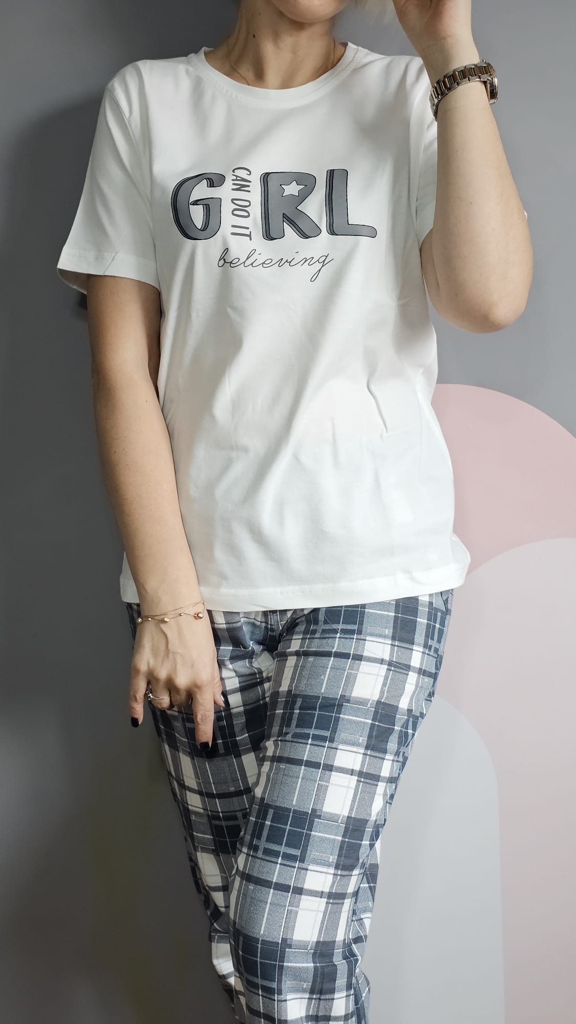 Manşetli Beyaz Gri Ekoseli Kadın Pijama Takımı