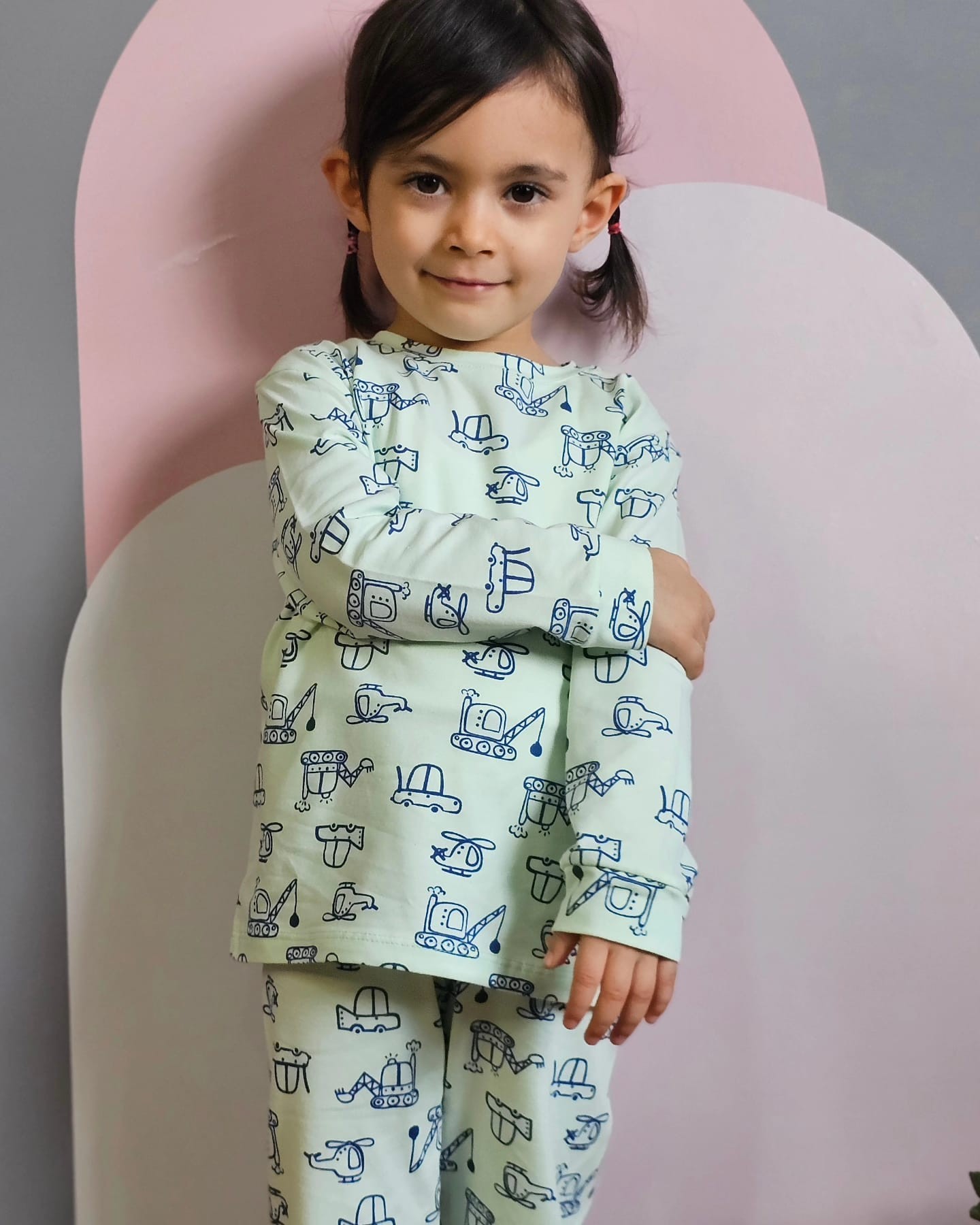 Manşetli Unisex Yeşil Araç Desenli Çocuk Pijama Takımı