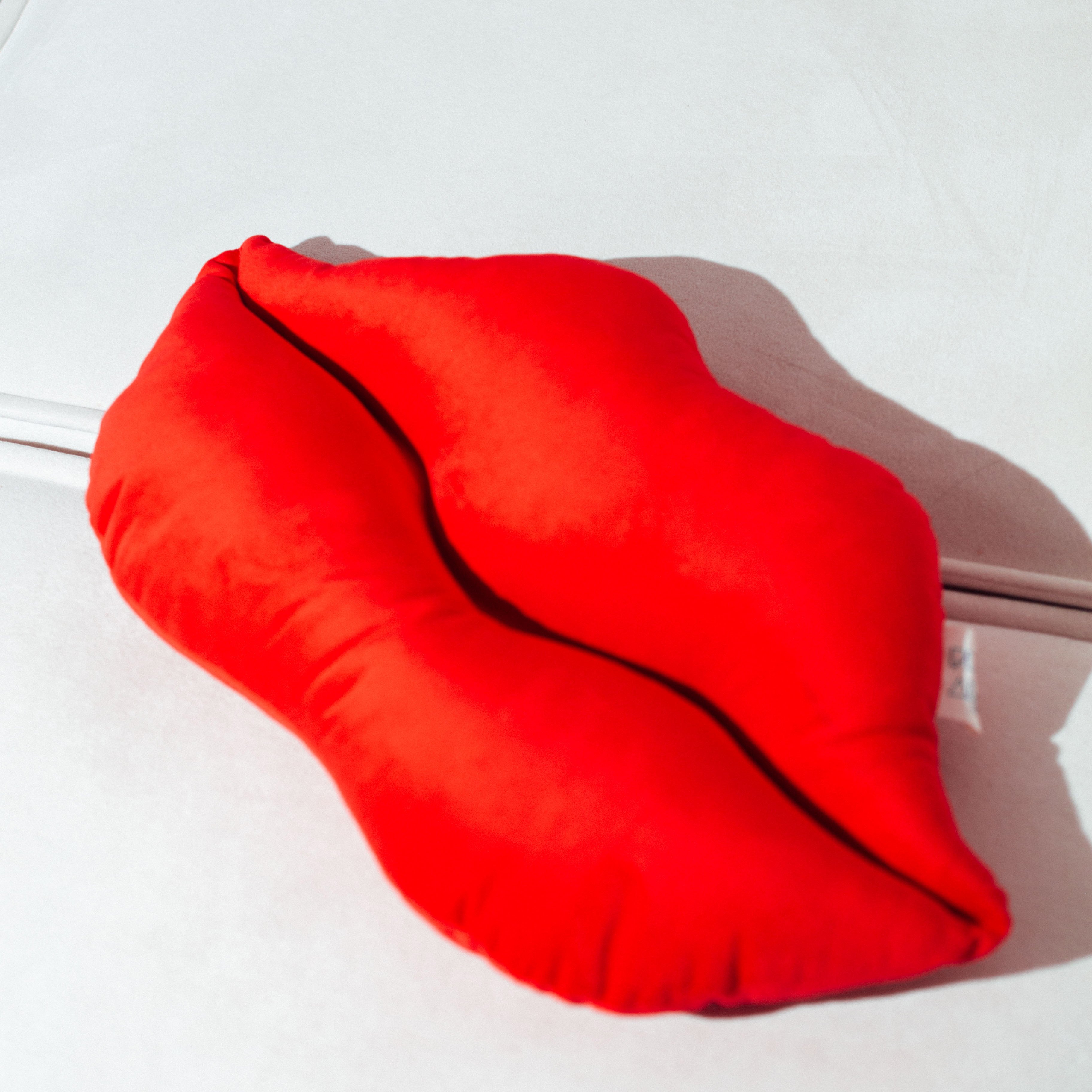 Kiss Yastık