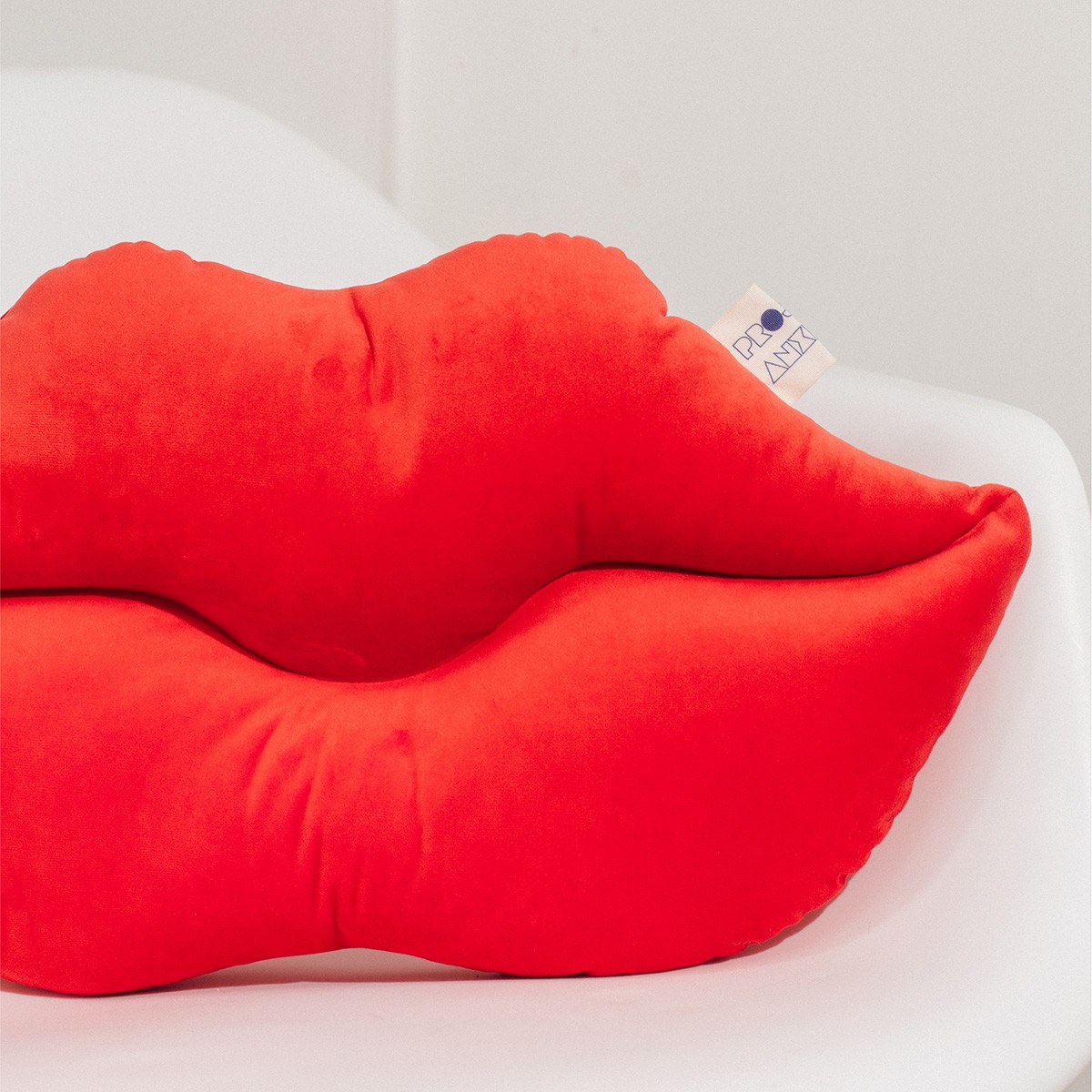 Kiss Yastık