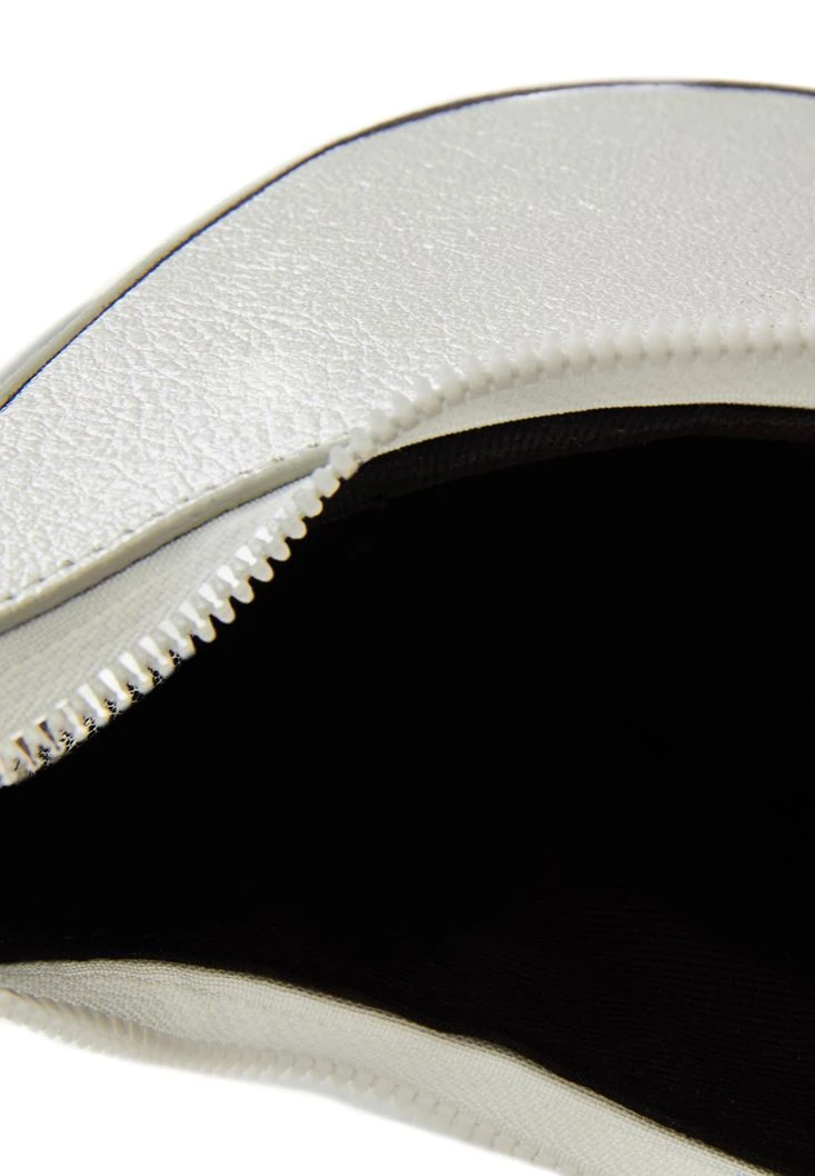 Gümüş Toka Detallı Çarpaz Çanta