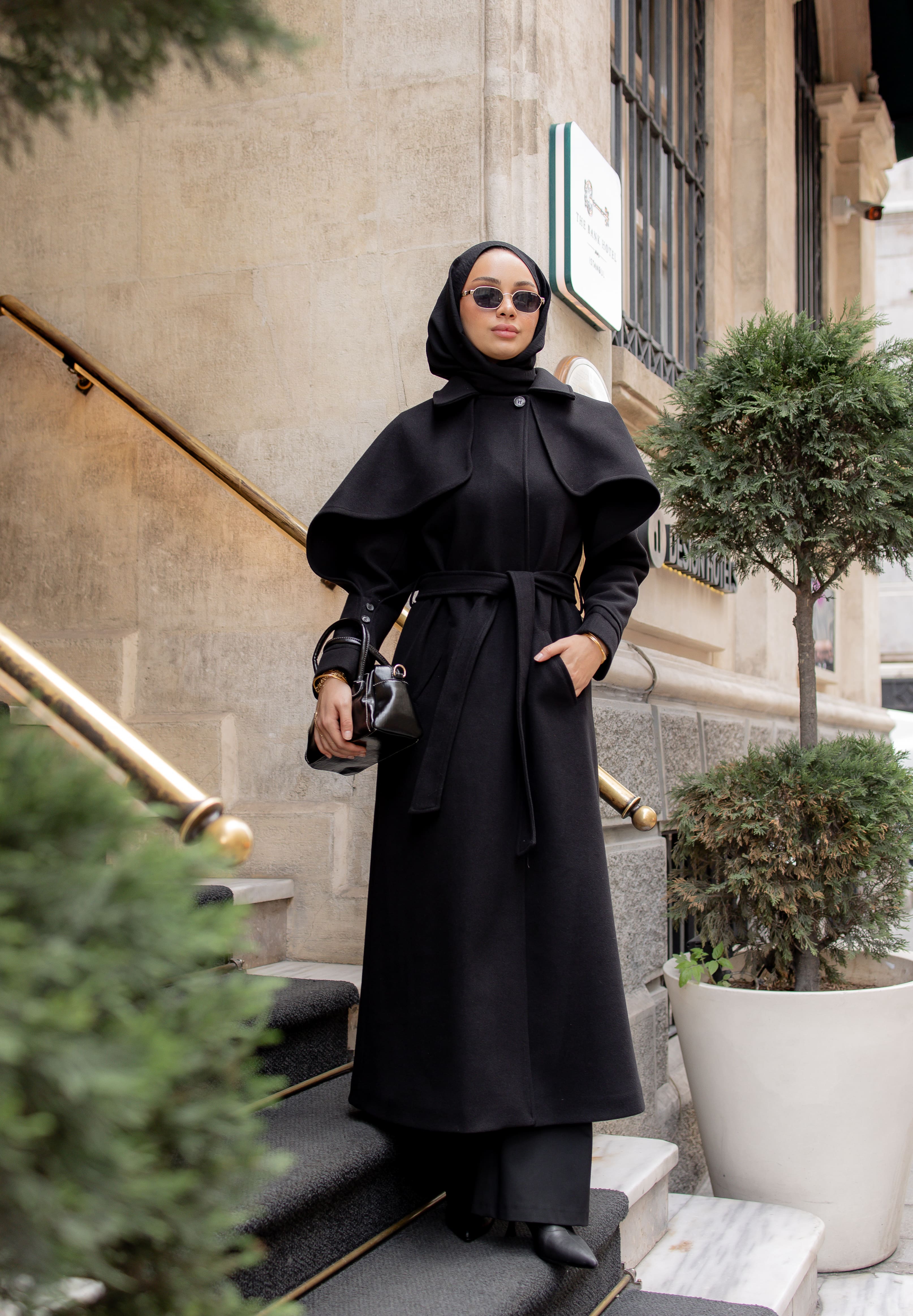 Pelerinli Tam Boy Kaşe Kaban - Siyah