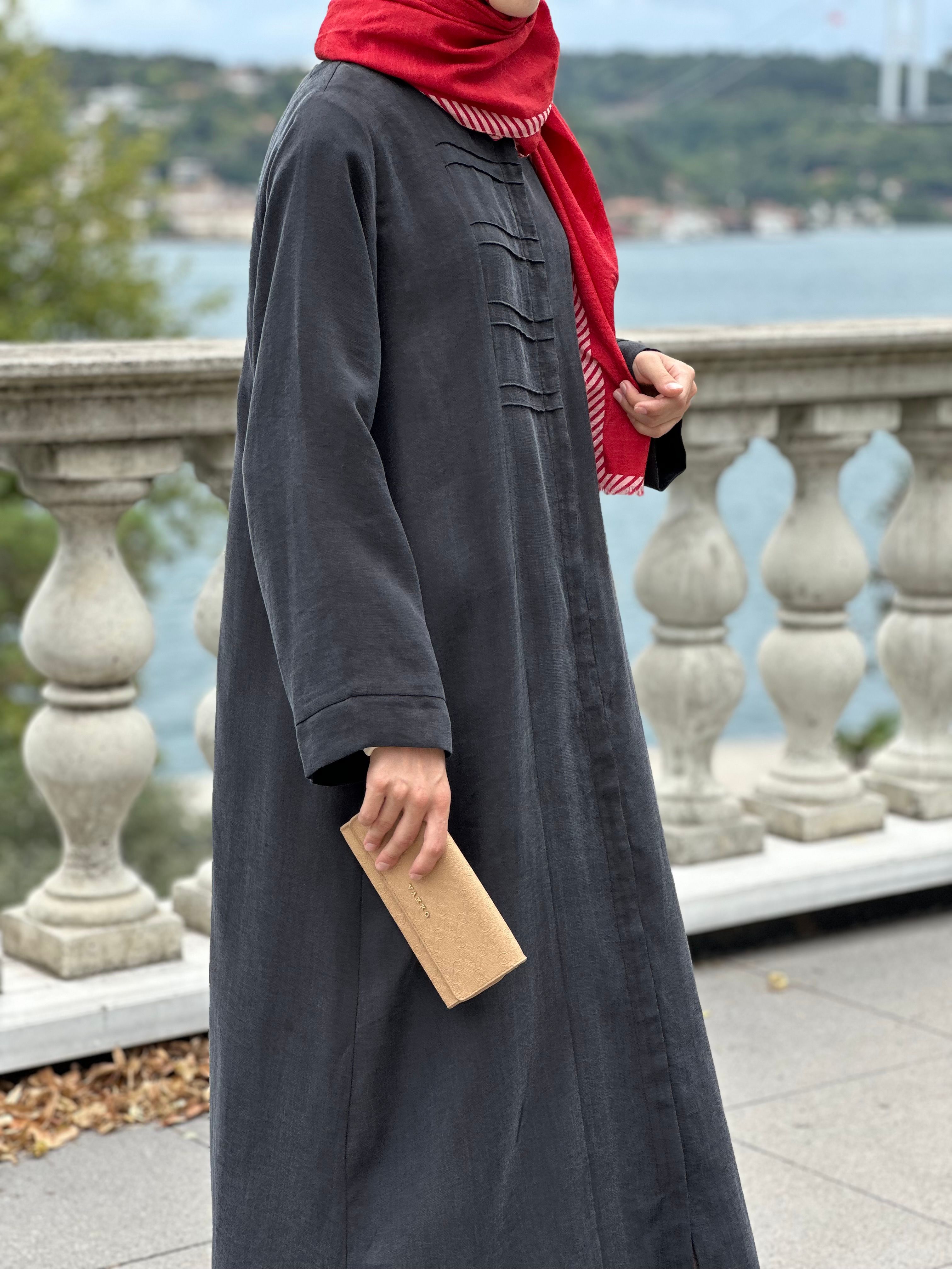 Önü Dikişli Siyah Keten Kupra Abaya