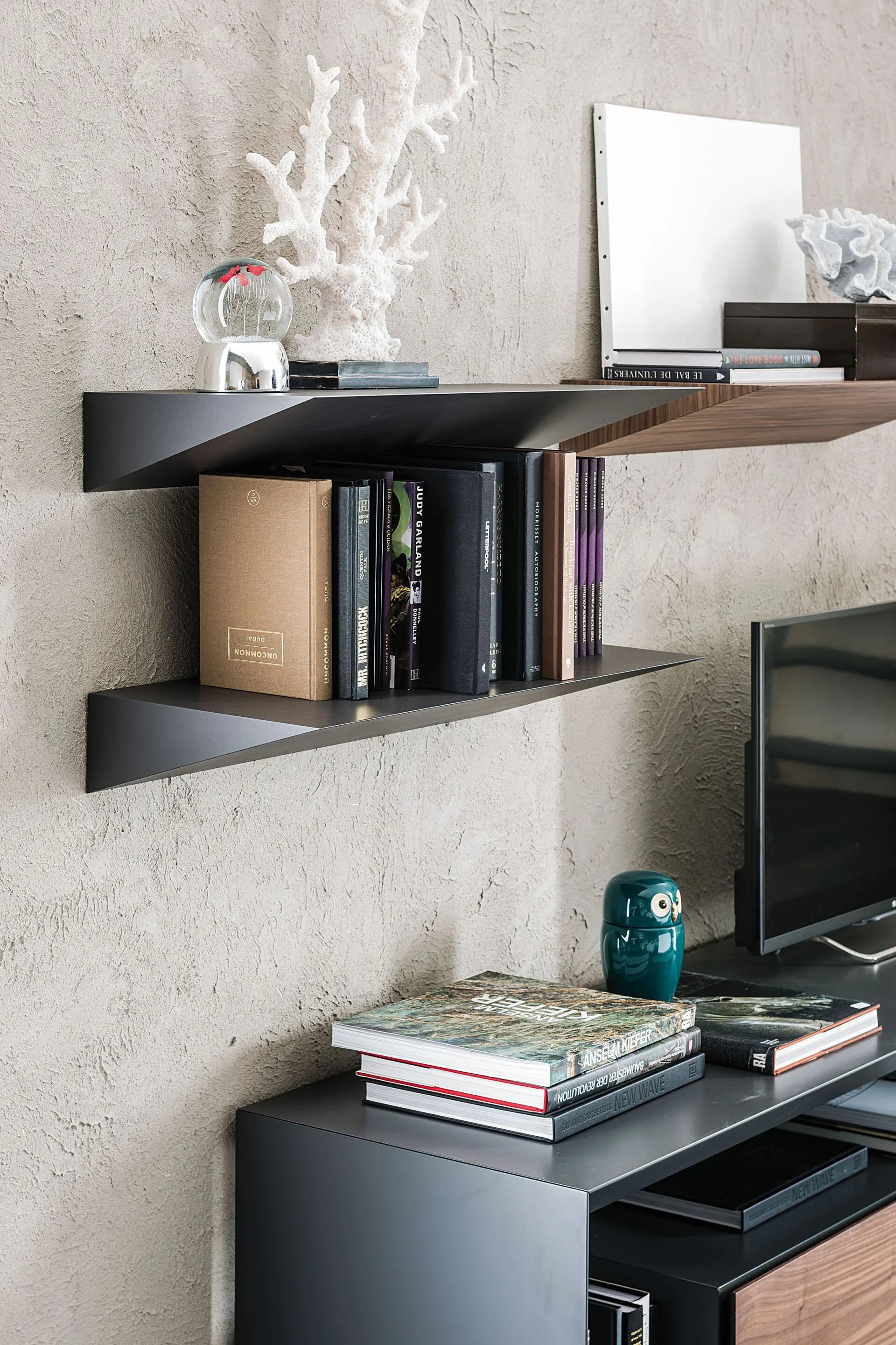 DOLA Wooden wall shelf