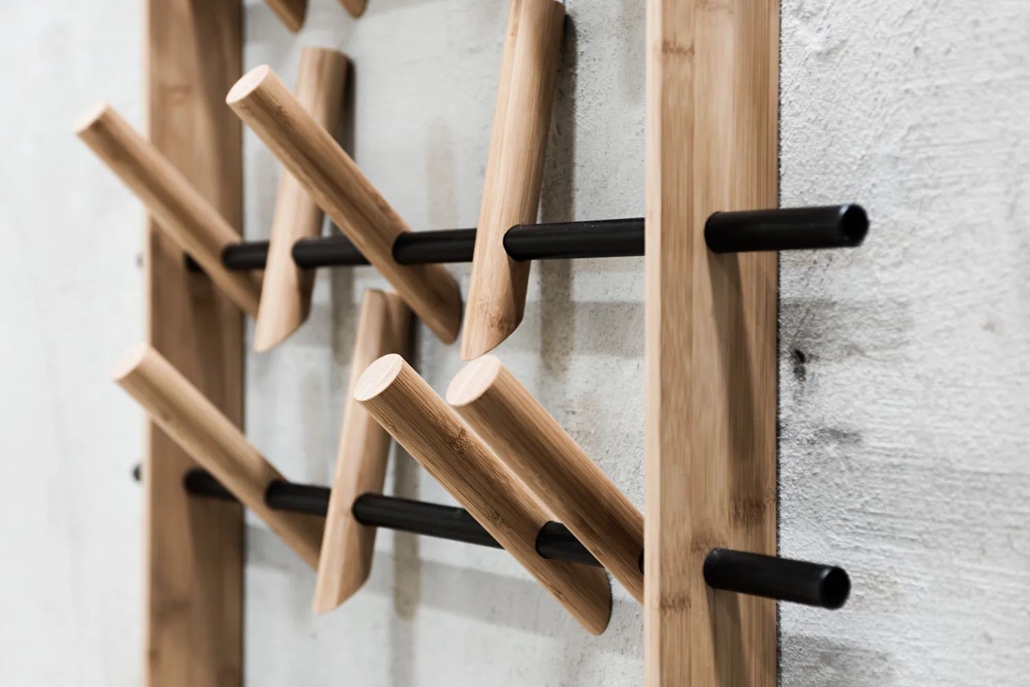 Linorora Wall Mounted Bamboo Hanger