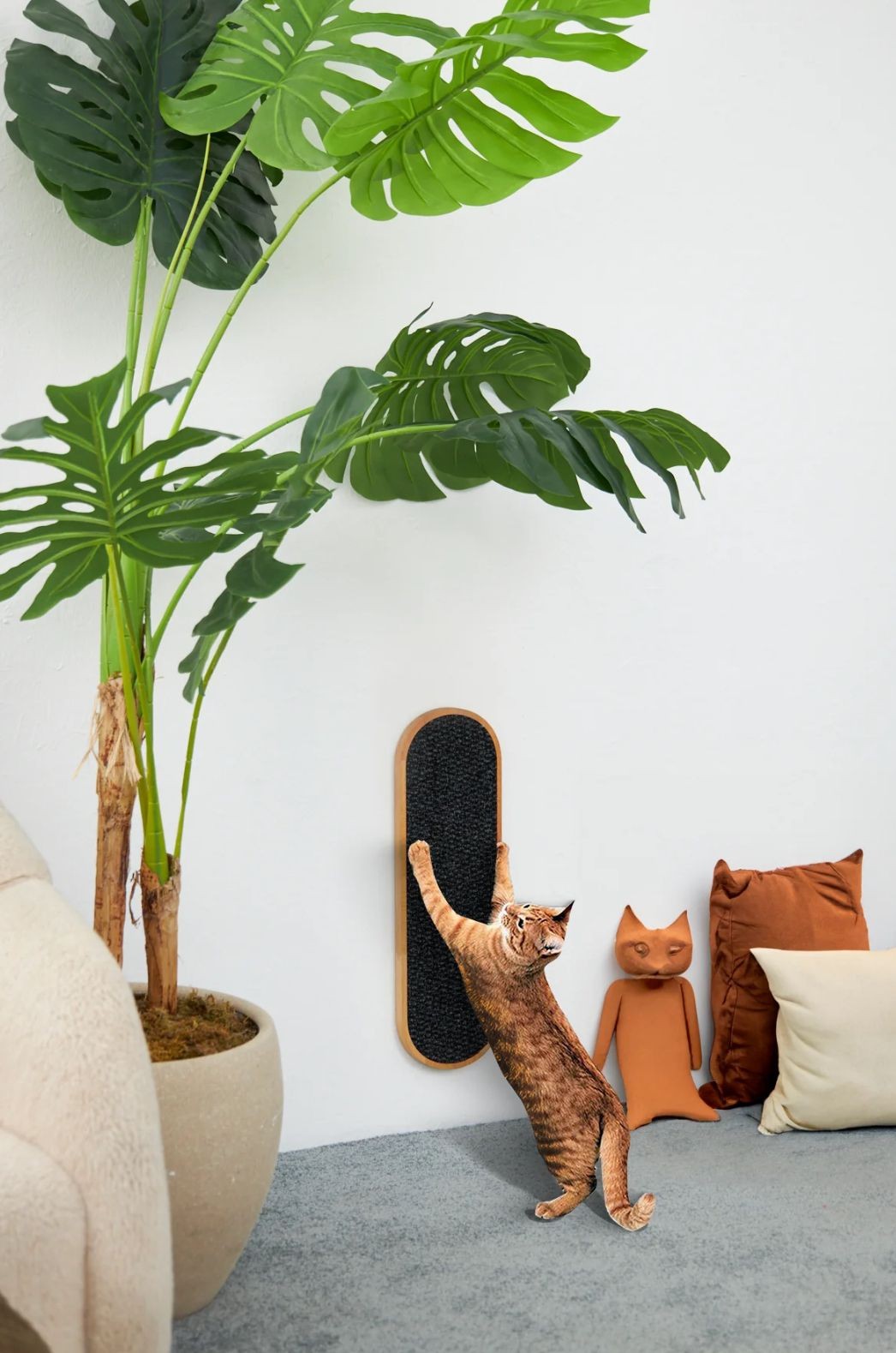 Lineora Wall Mounted Solid Wood Male Cat Scratcher