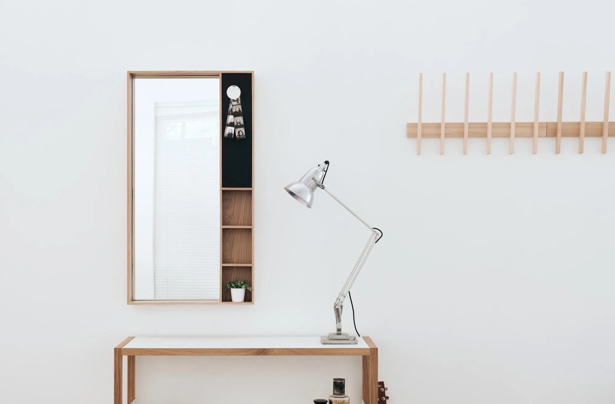 Rectangular wall-mounted oak mirror with shelf