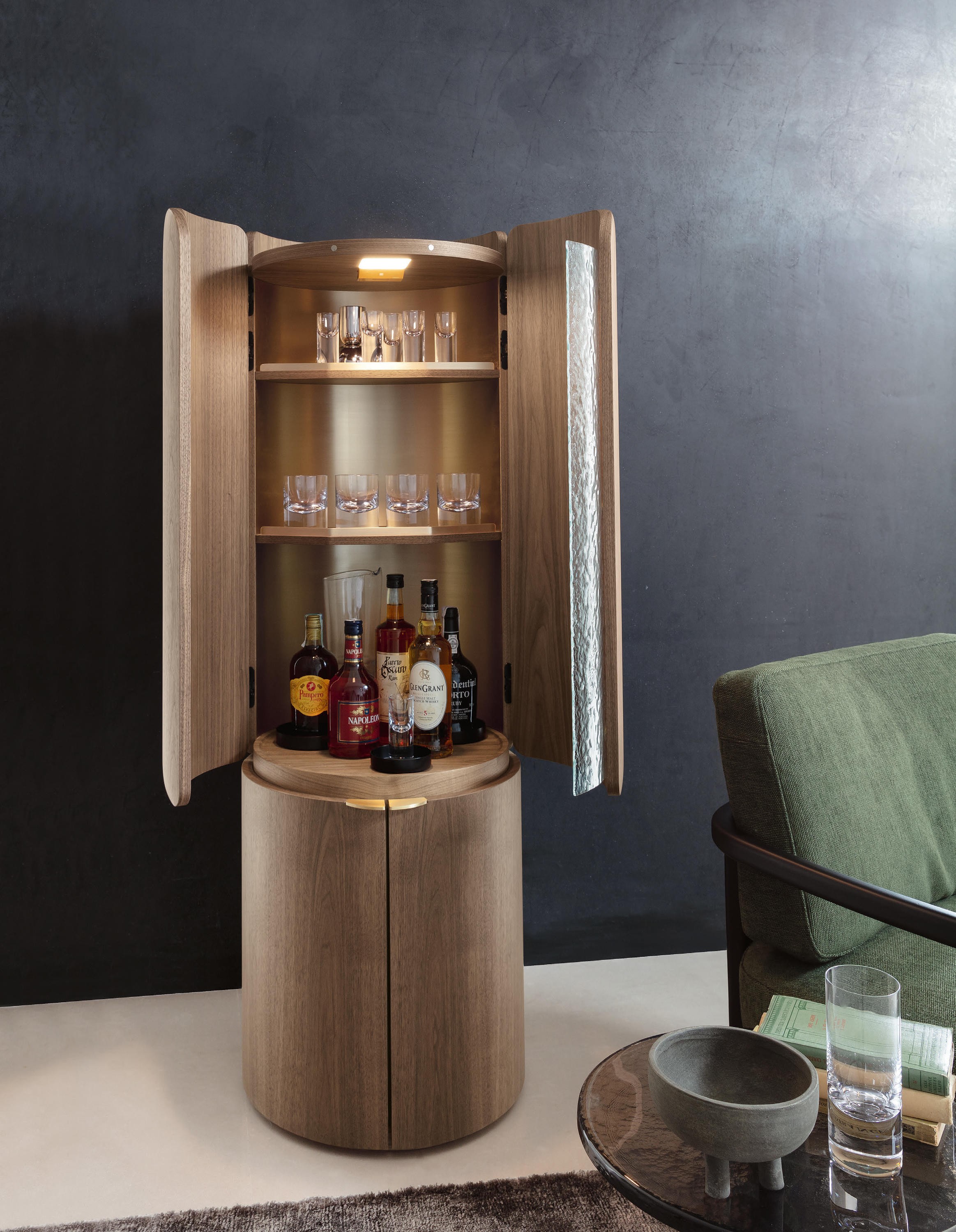 Fondu Wooden Wine Cabinet