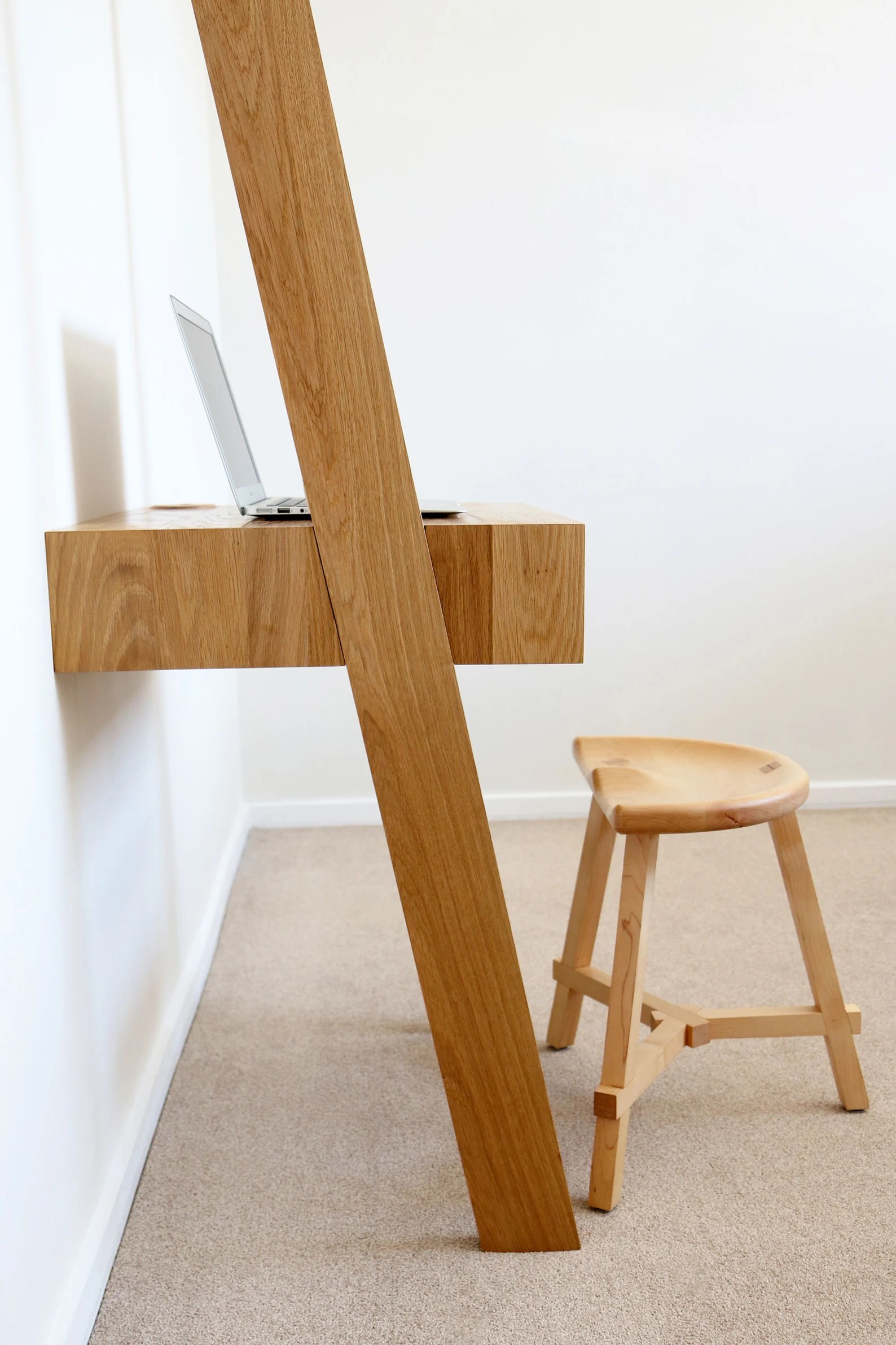 Jury Mid Century Floating Desk