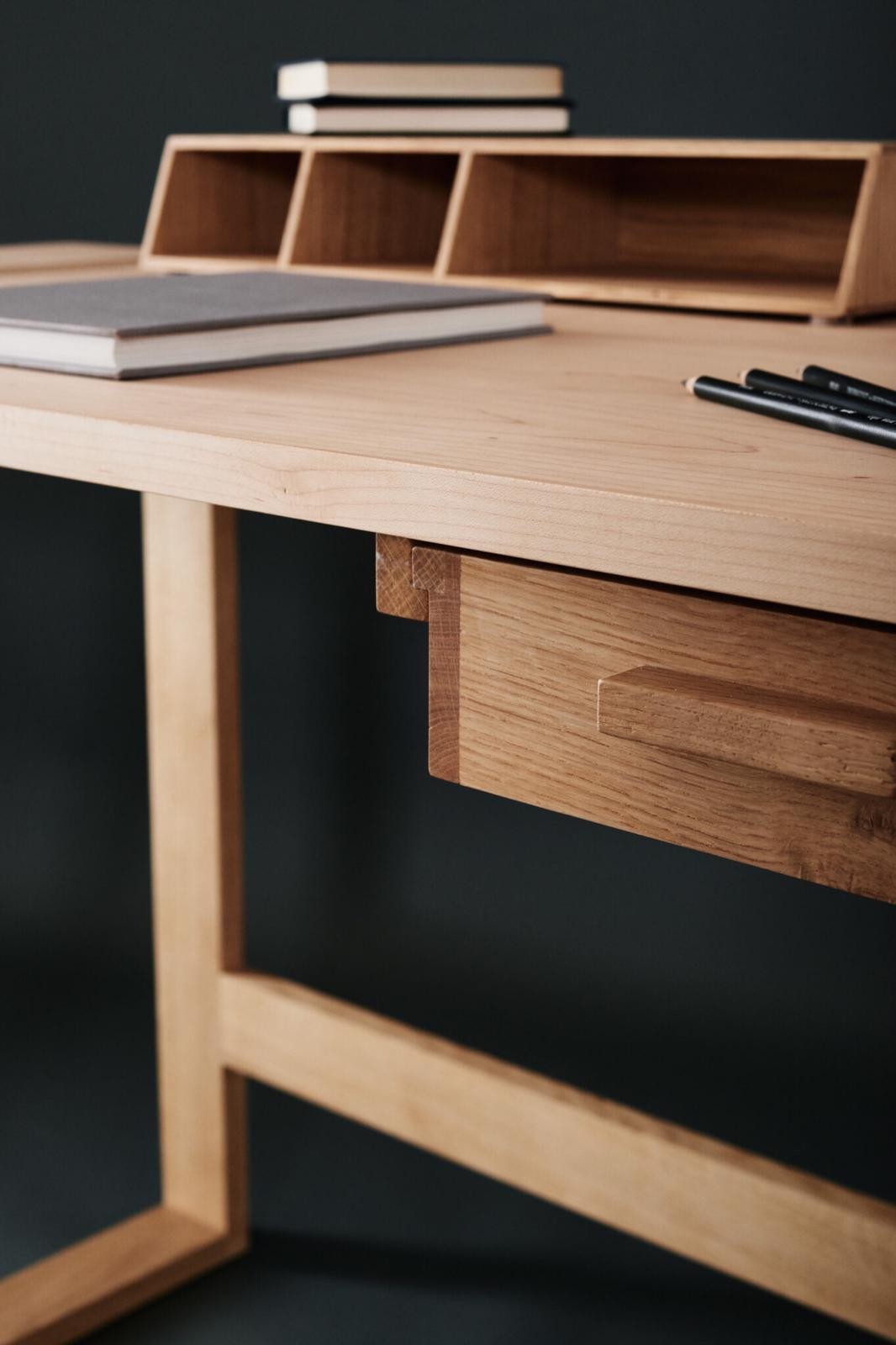 Linerora Avai Desk Wooden Desk