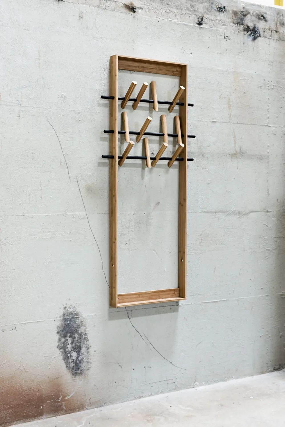 Linorora Wall Mounted Bamboo Hanger