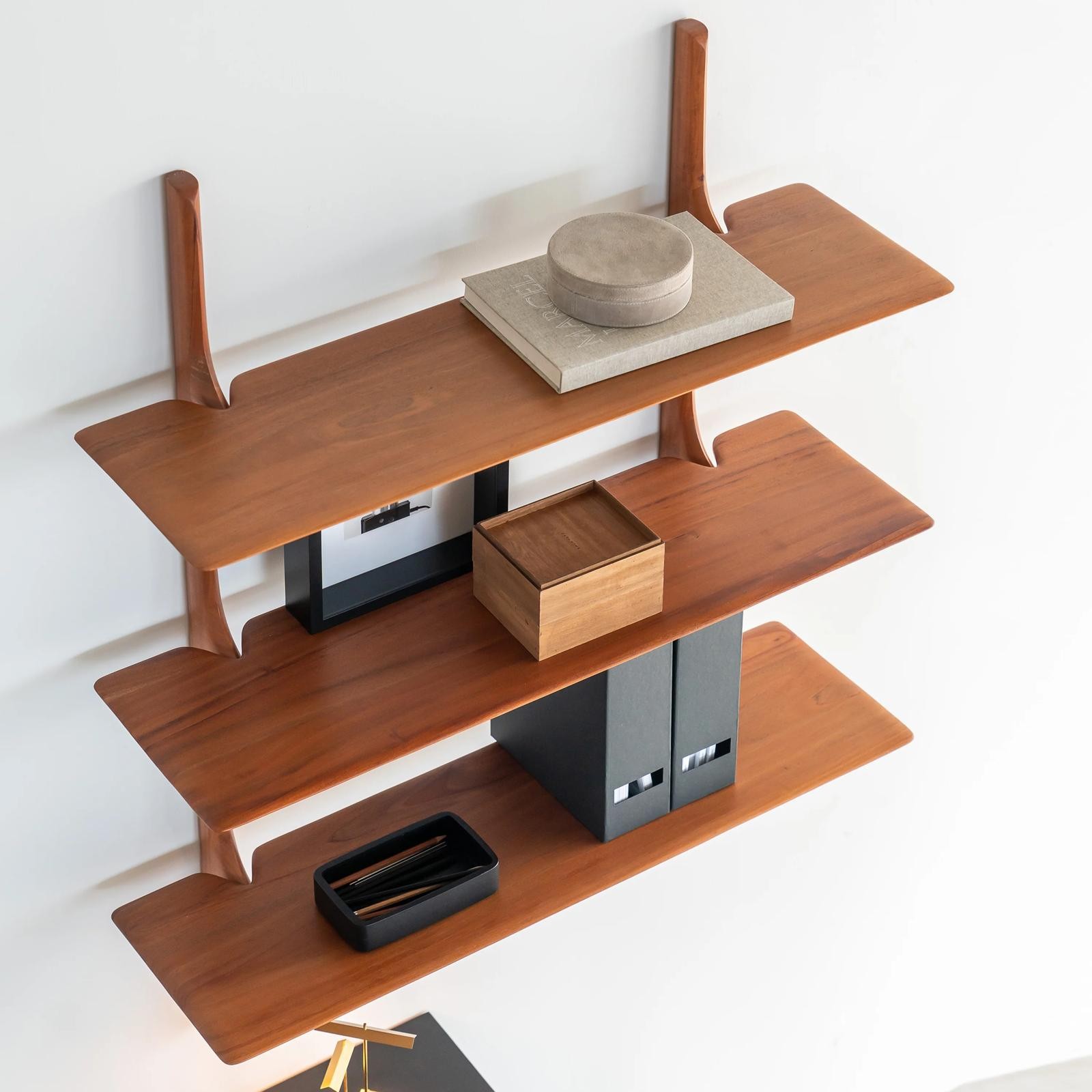 Linerora PI Wall Shelf