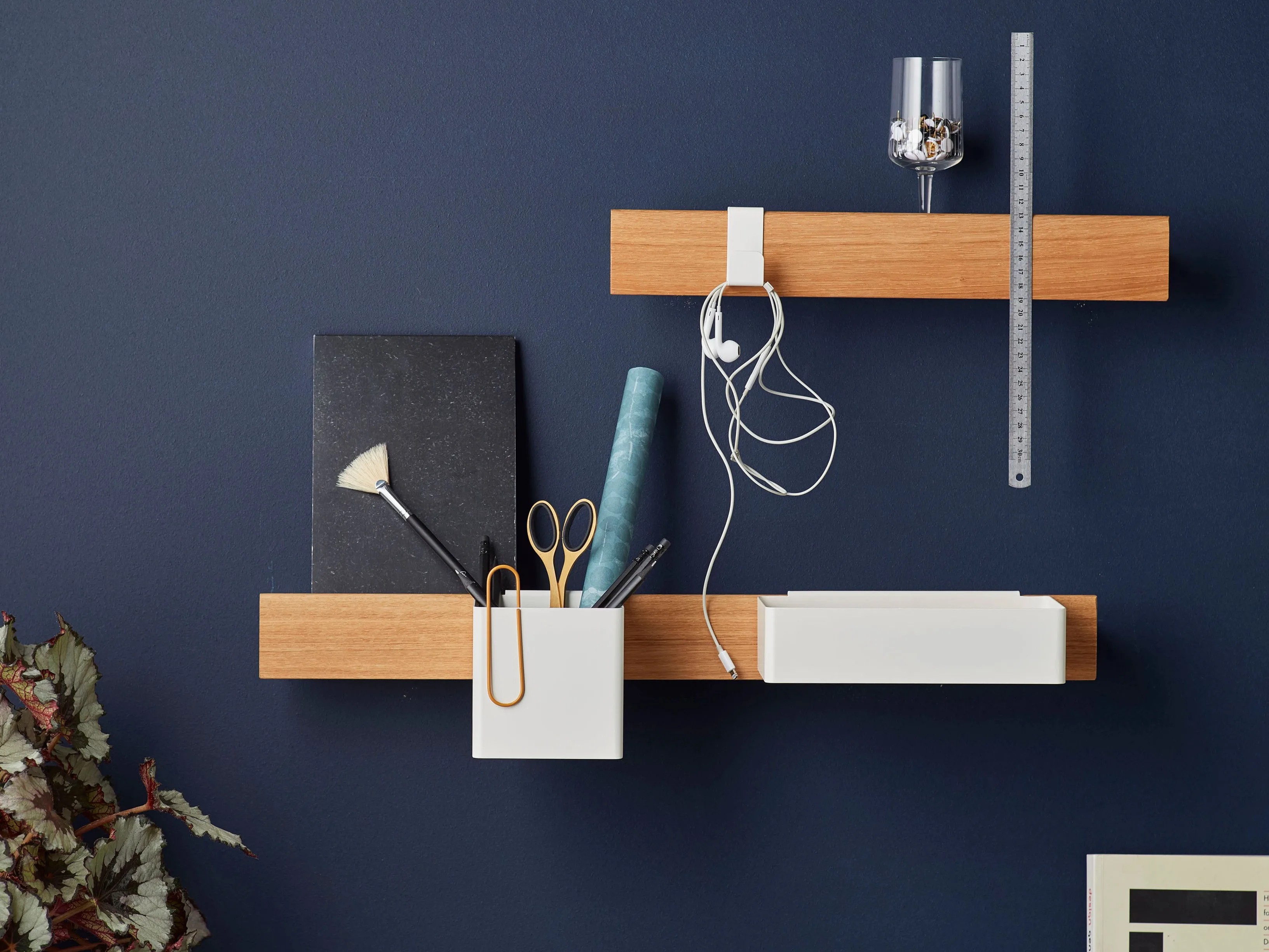 Fora Magnetic wall shelf