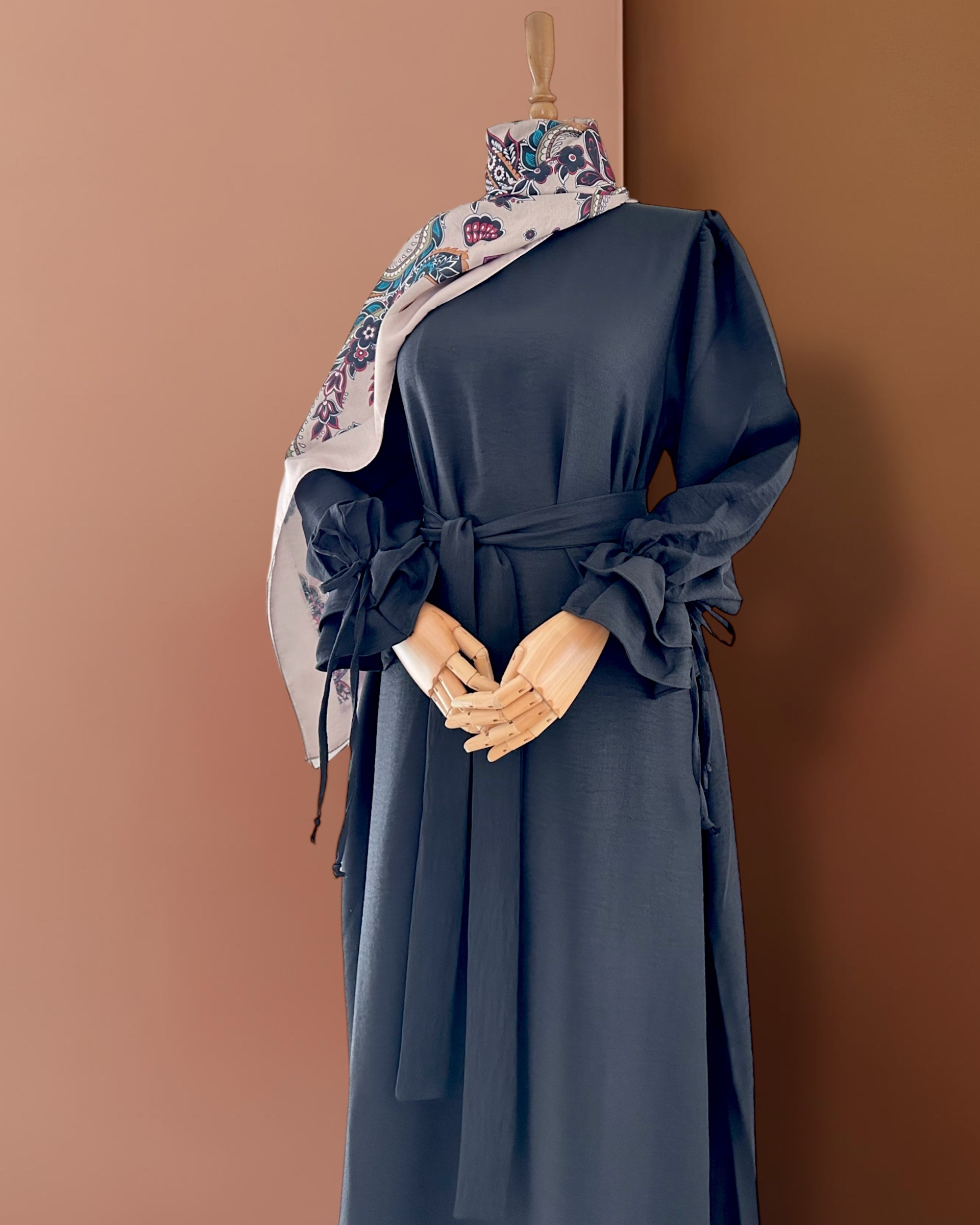 Yakalı Elbise