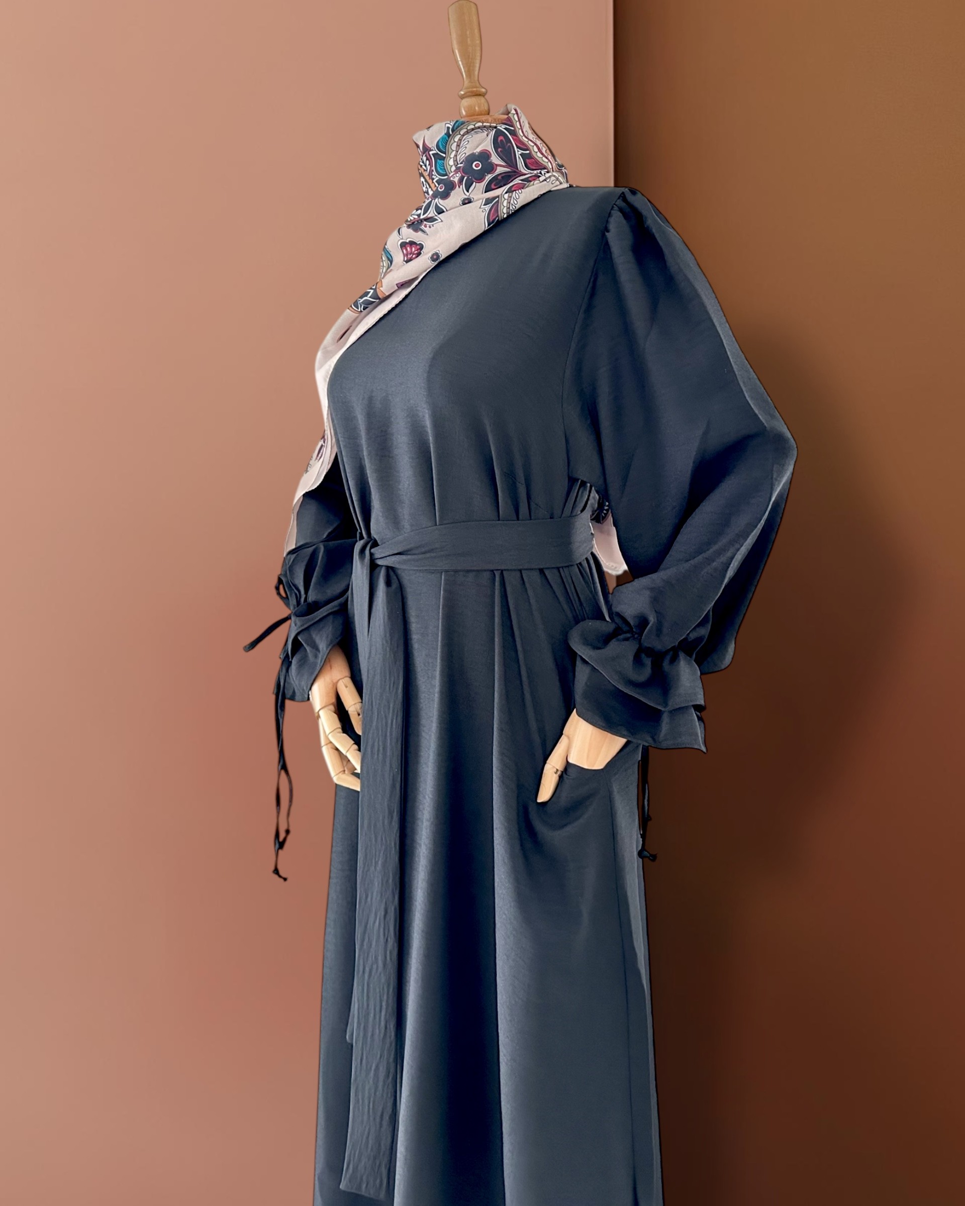 Yakalı Elbise