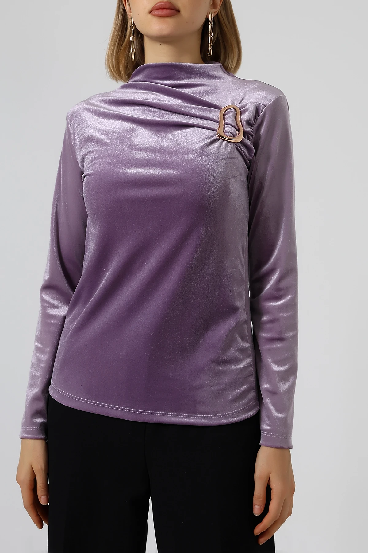 SABR Kadife Yarım Balıkçı Yaka Tokalı Bluz – Zarif & Şık Kadın Bluz - Lavanta Kadife