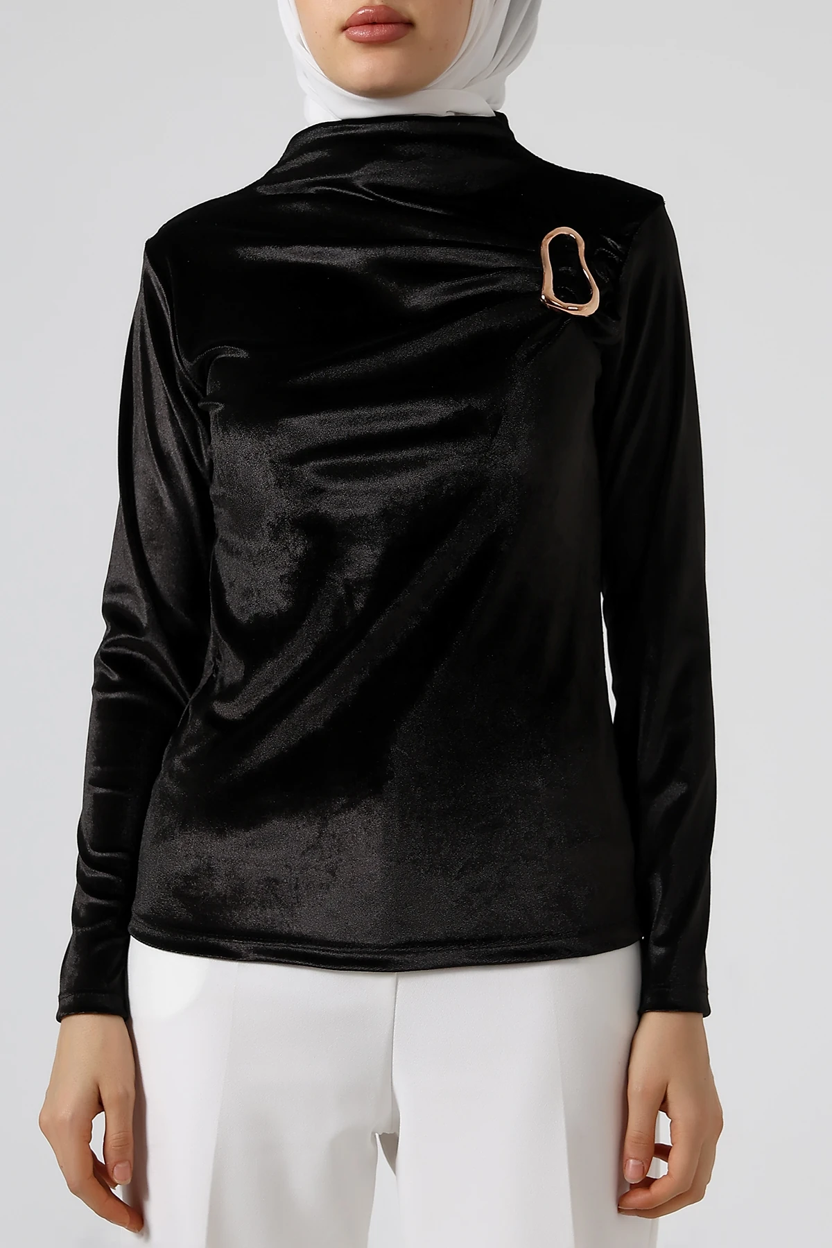 SABR Kadife Yarım Balıkçı Yaka Tokalı Bluz – Zarif & Şık Kadın Bluz - Siyah Kadife