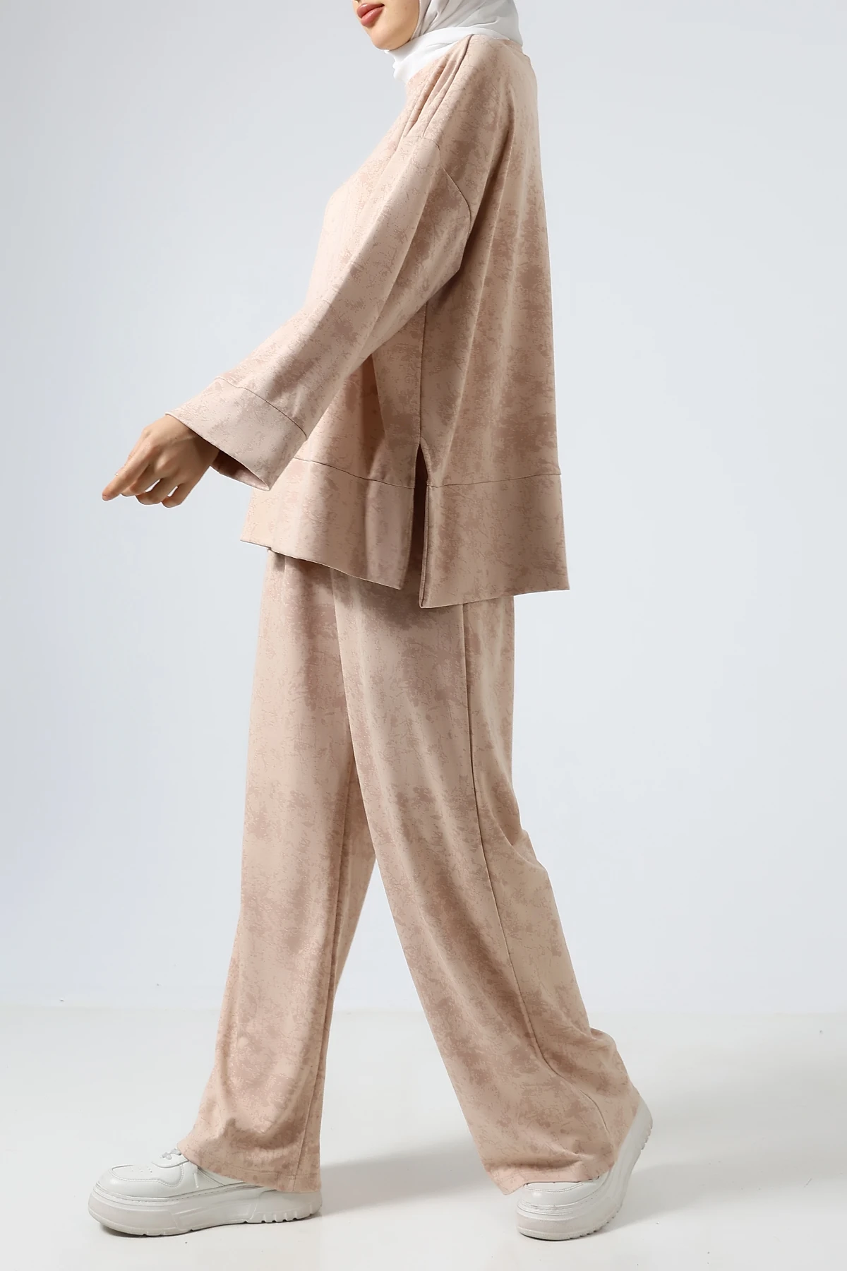 SABR Baskılı PolyViskon Kumaş İkili Takım – Rahat ve Şık Tunik & Pantolon Kombini