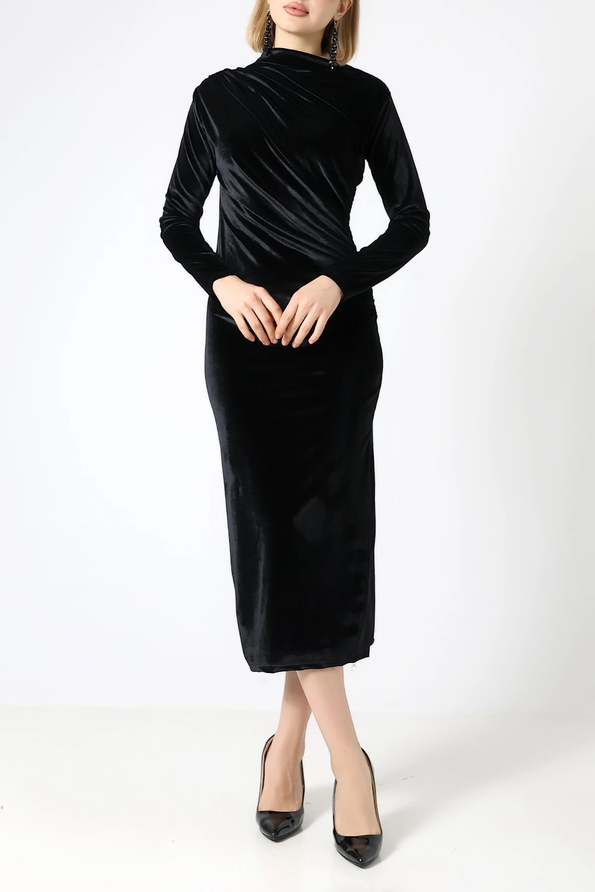 SABR Kadife Yarım Balıkçı Büzgü Detaylı Midi Elbise – Şık & Zarif Kadife Elbise - Siyah Kadife