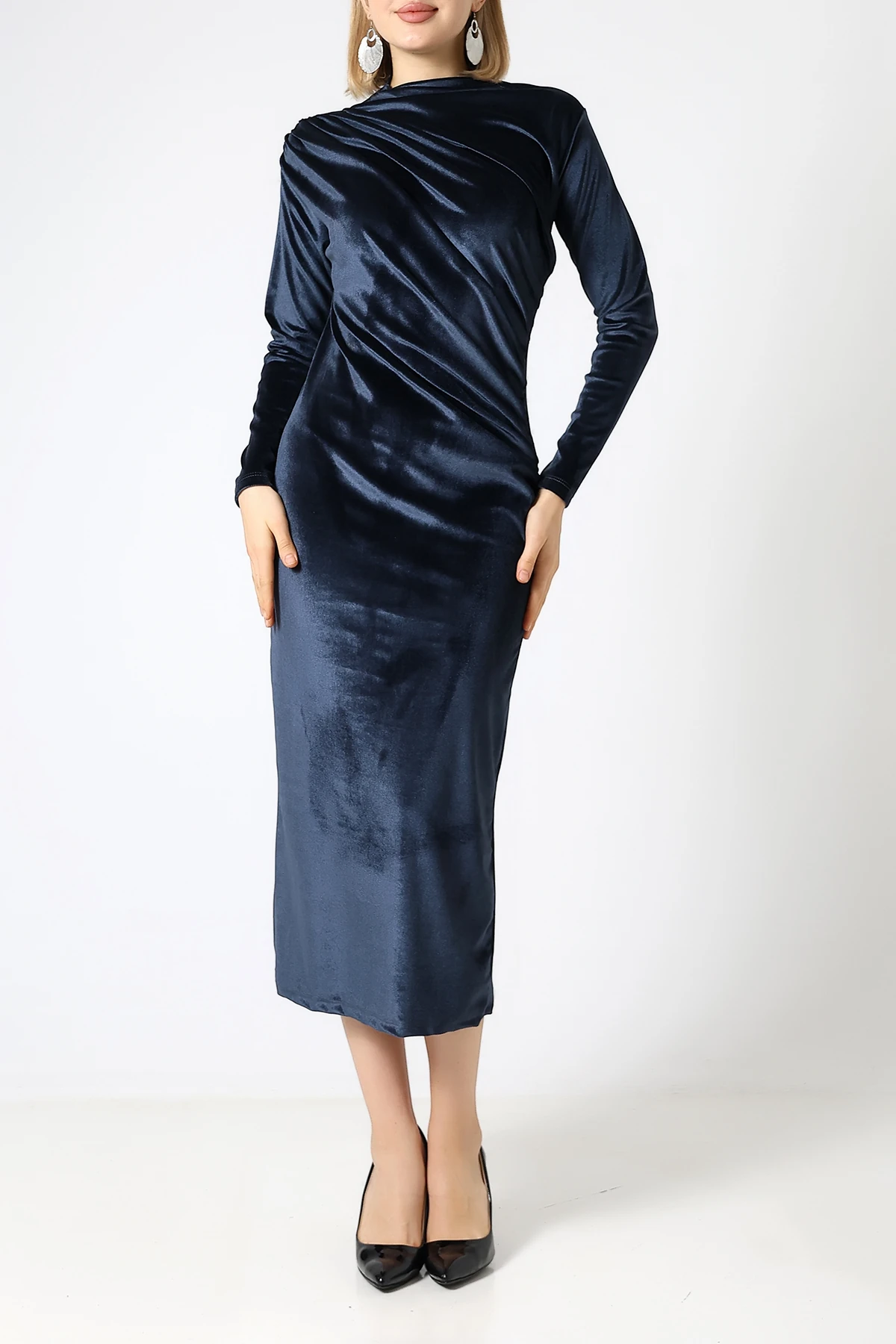 SABR Kadife Yarım Balıkçı Büzgü Detaylı Midi Elbise – Şık & Zarif Kadife Elbise - Gece Mavi Kadife