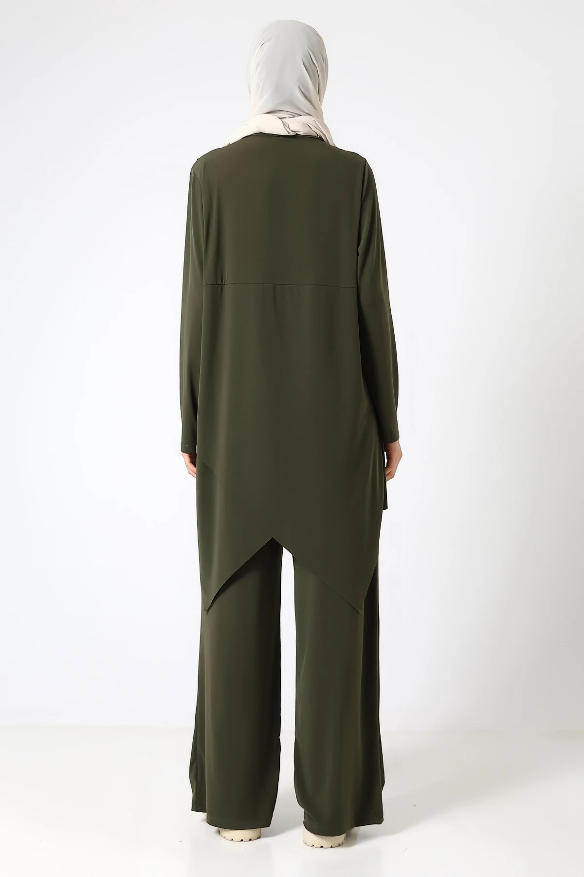 SABR Sandy Drapeli Asimetrik Tunik & Pantolon İkili Takım – Zarif Günlük Şıklık