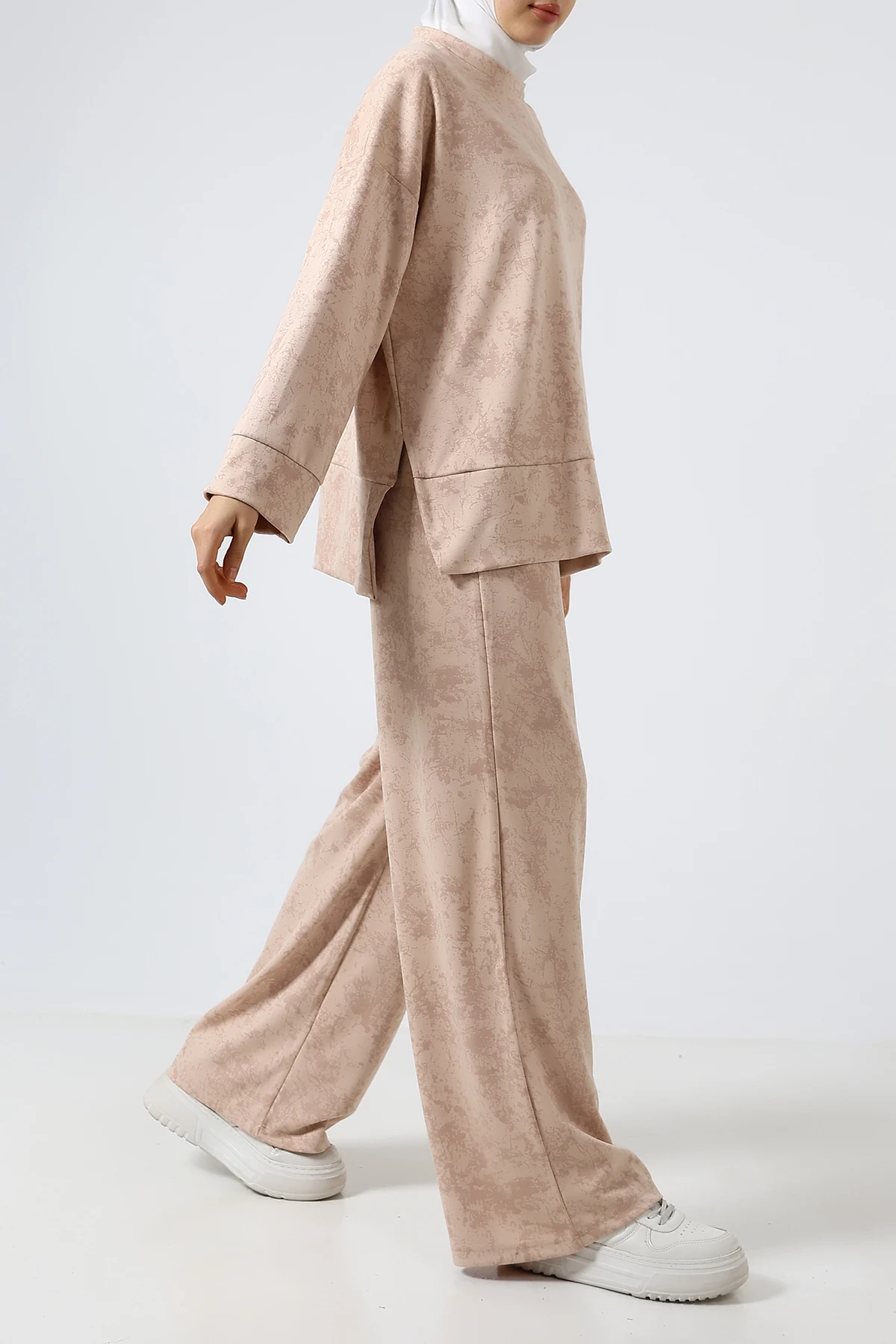 SABR Baskılı PolyViskon Kumaş İkili Takım – Rahat ve Şık Tunik & Pantolon Kombini