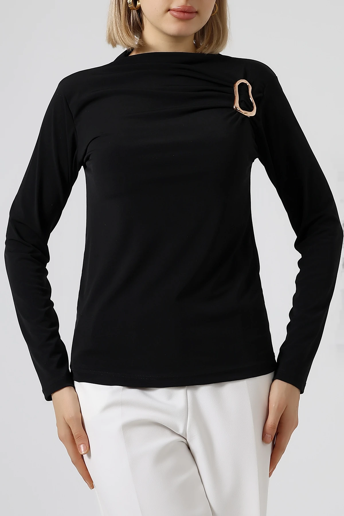 SABR Sandy Yarım Balıkçı Yaka Tokalı Bluz – Modern & Şık Sandy Bluz