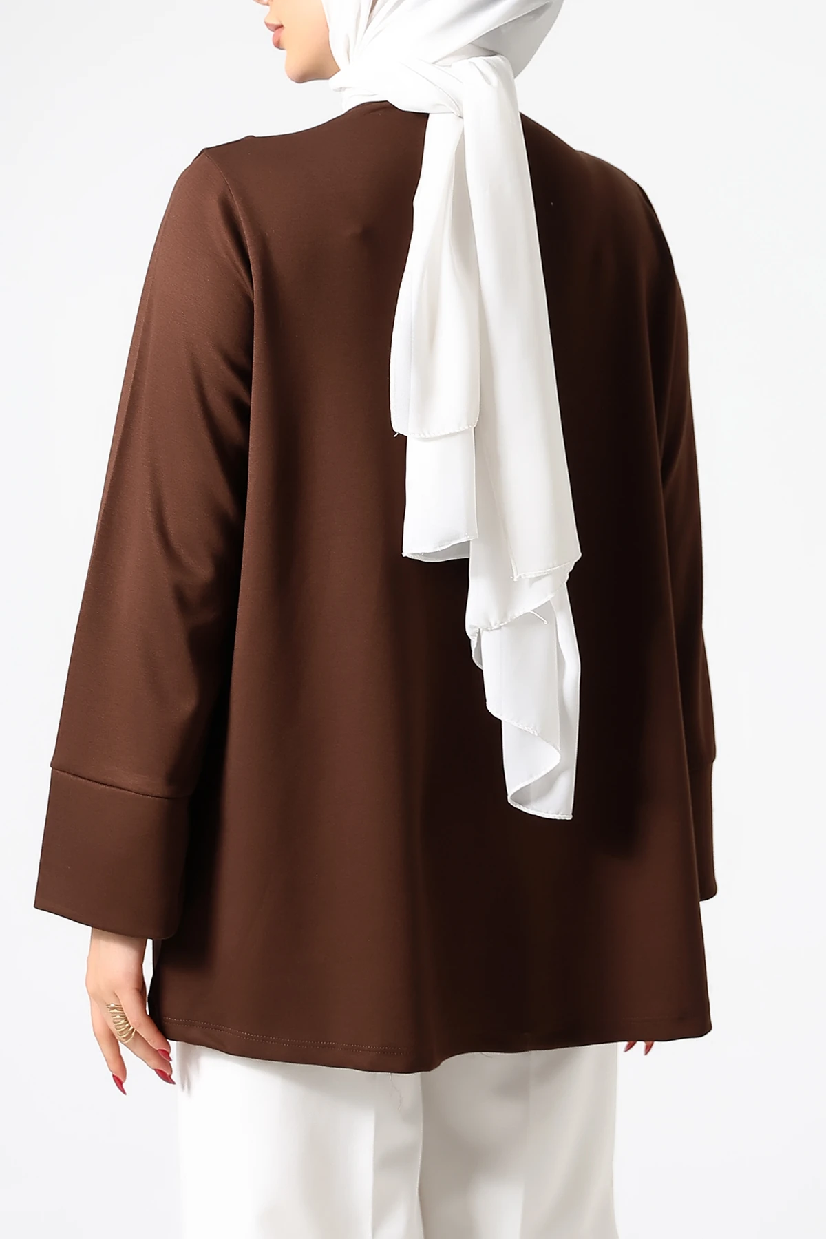 SABR Polyviskon Metal Broş Detaylı Geniş Kesim Tunik – Şık & Modern Tasarım