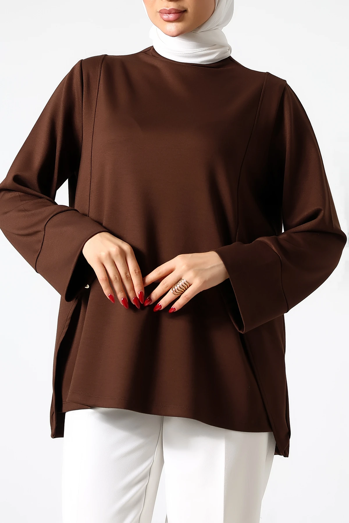 SABR Polyviskon Metal Broş Detaylı Geniş Kesim Tunik – Şık & Modern Tasarım