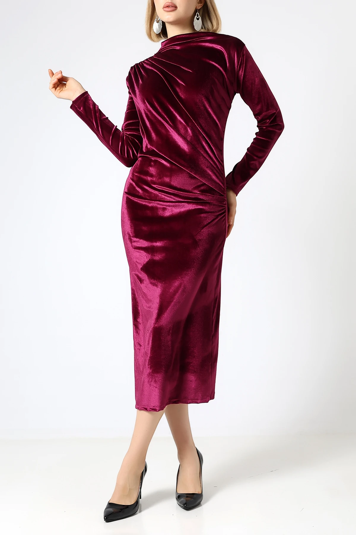 SABR Kadife Yarım Balıkçı Büzgü Detaylı Midi Elbise – Şık & Zarif Kadife Elbise