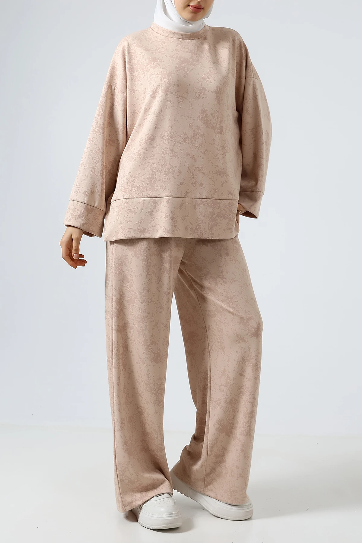 SABR Baskılı PolyViskon Kumaş İkili Takım – Rahat ve Şık Tunik & Pantolon Kombini
