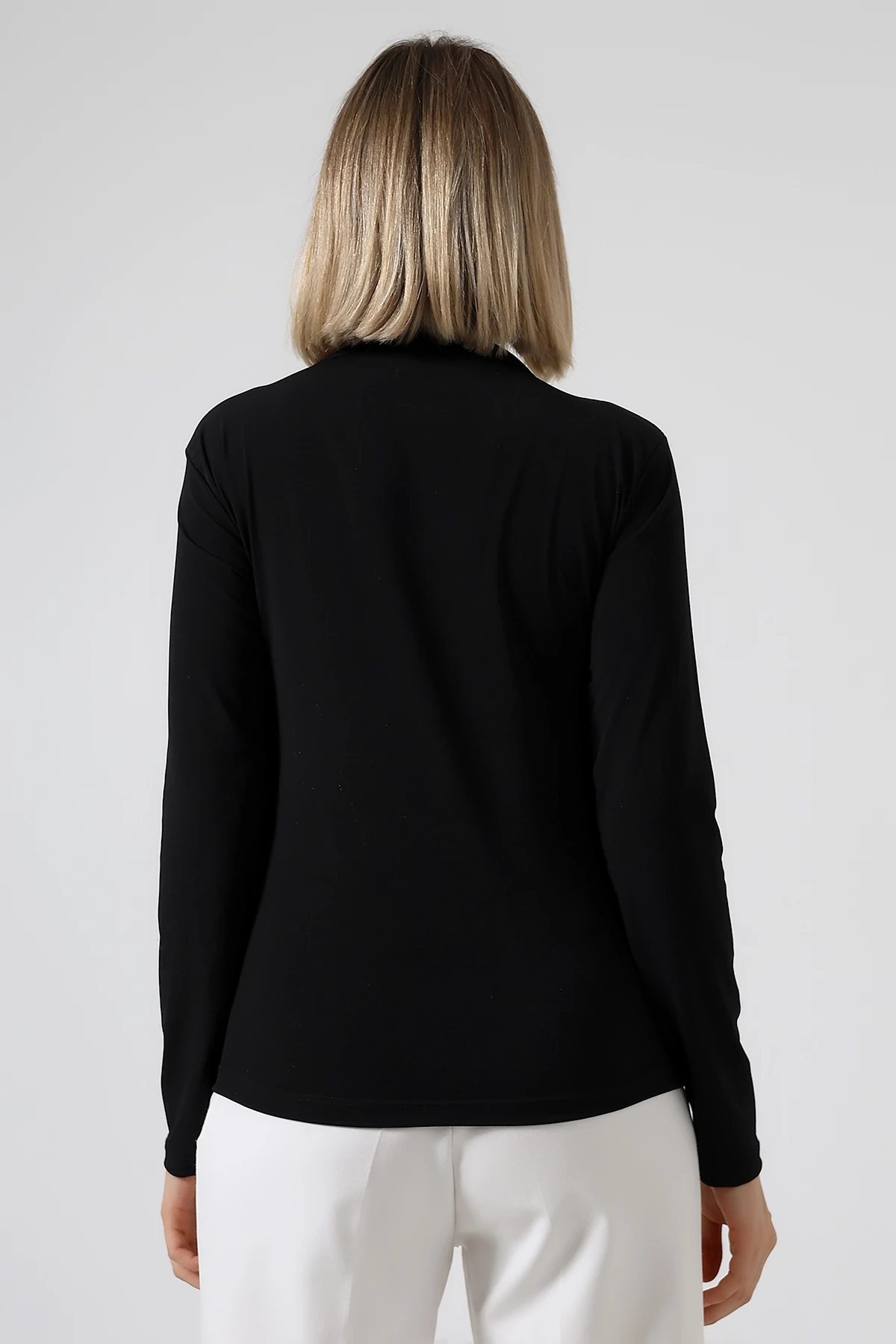 SABR Sandy Yarım Balıkçı Yaka Tokalı Bluz – Modern & Şık Sandy Bluz