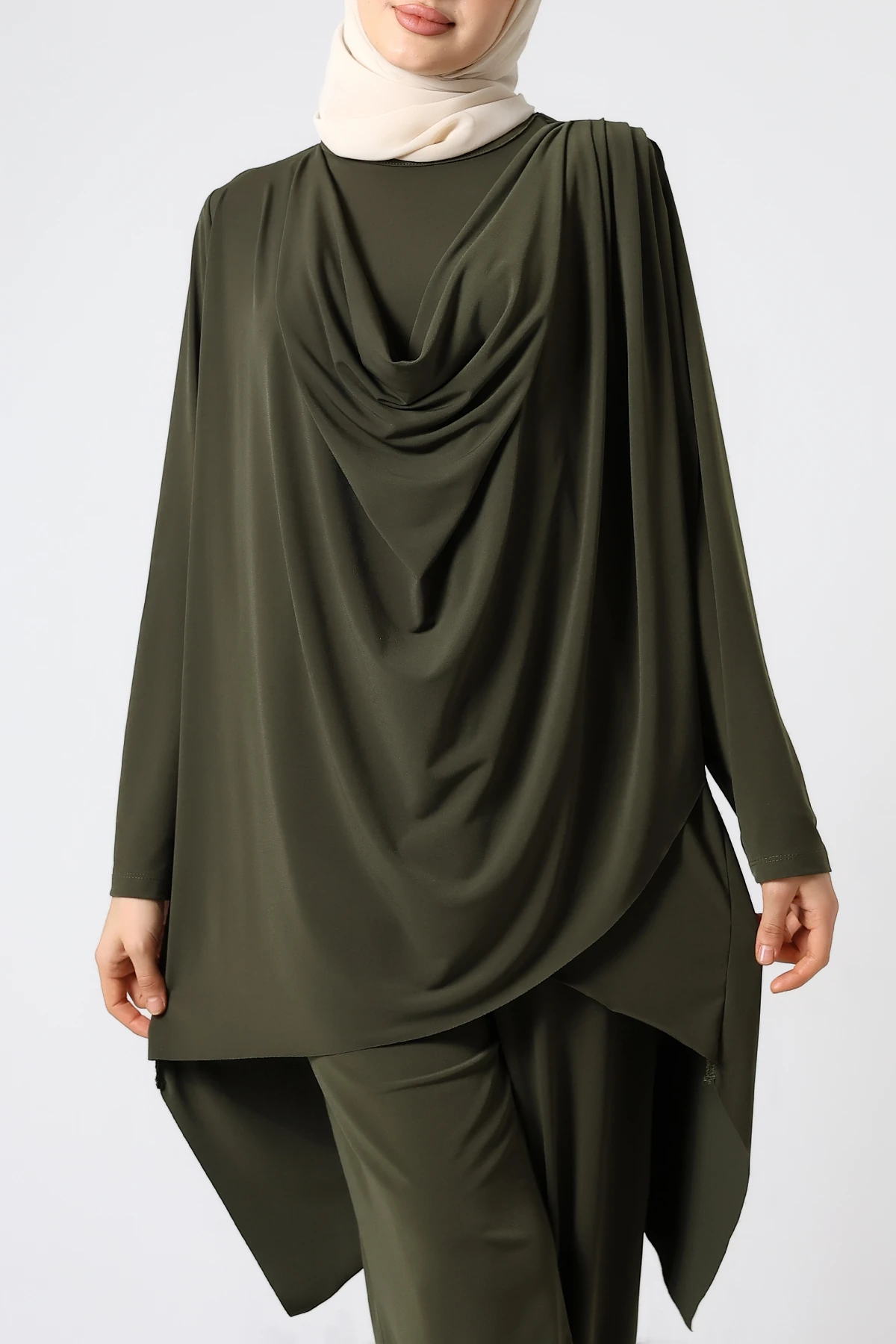 SABR Sandy Drapeli Asimetrik Tunik & Pantolon İkili Takım – Zarif Günlük Şıklık