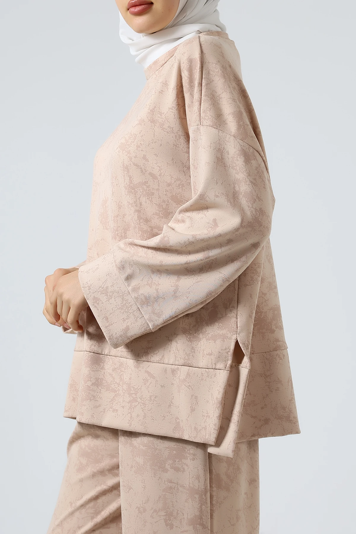 SABR Baskılı PolyViskon Kumaş İkili Takım – Rahat ve Şık Tunik & Pantolon Kombini