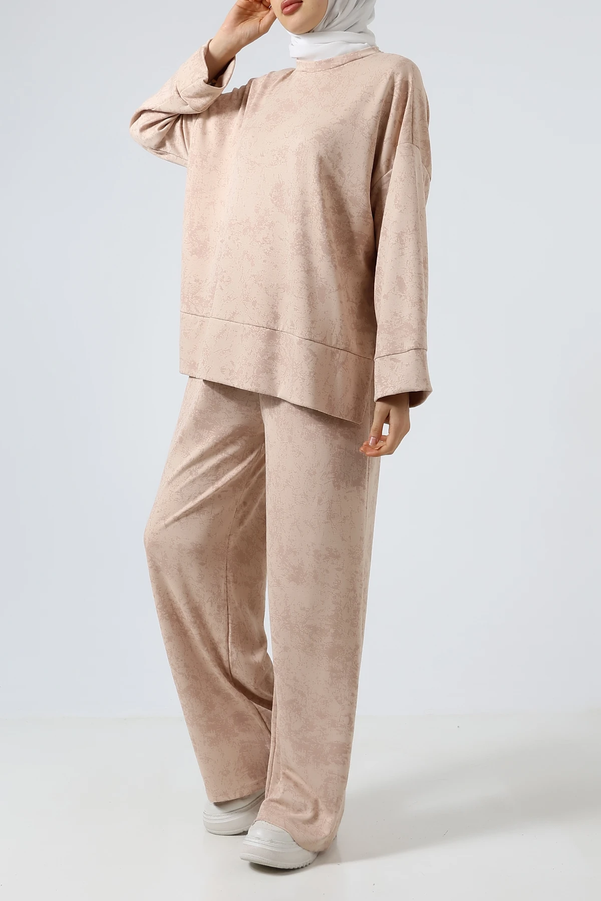 SABR Baskılı PolyViskon Kumaş İkili Takım – Rahat ve Şık Tunik & Pantolon Kombini