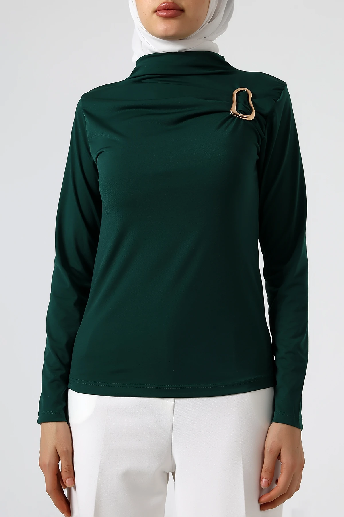SABR Sandy Yarım Balıkçı Yaka Tokalı Bluz – Modern & Şık Sandy Bluz - Zümrüt Sandy