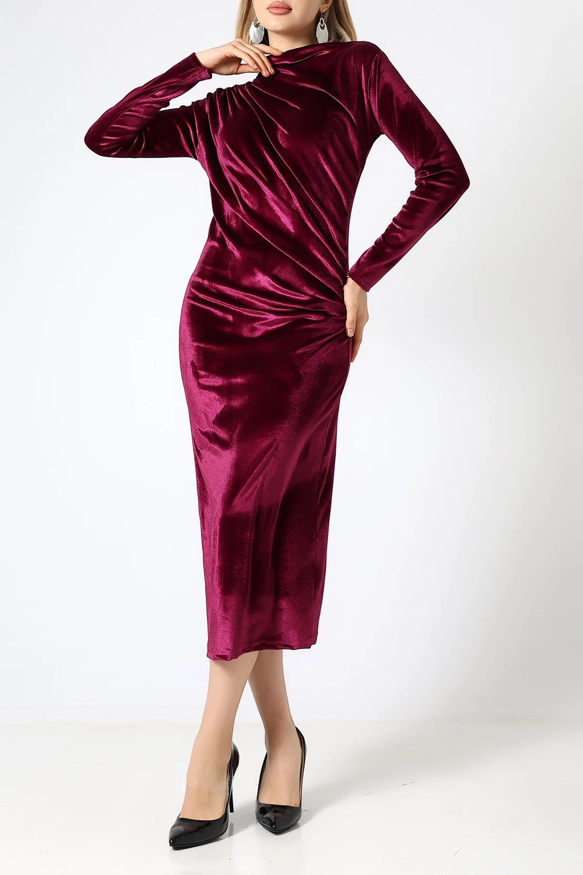 SABR Kadife Yarım Balıkçı Büzgü Detaylı Midi Elbise – Şık & Zarif Kadife Elbise