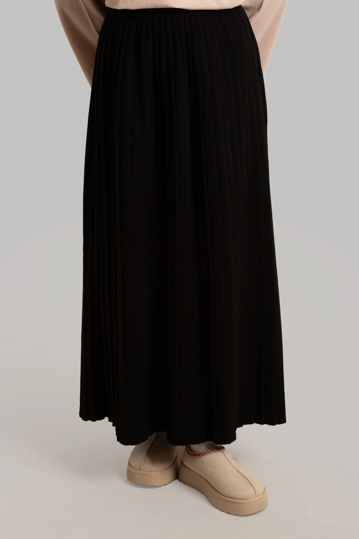 Knitted Pleated Skirt - Black