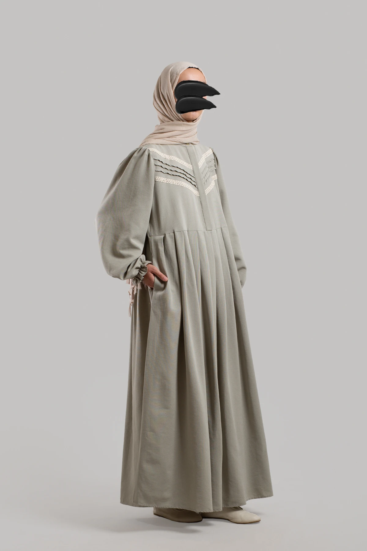 Linen Dress with Guipure Details