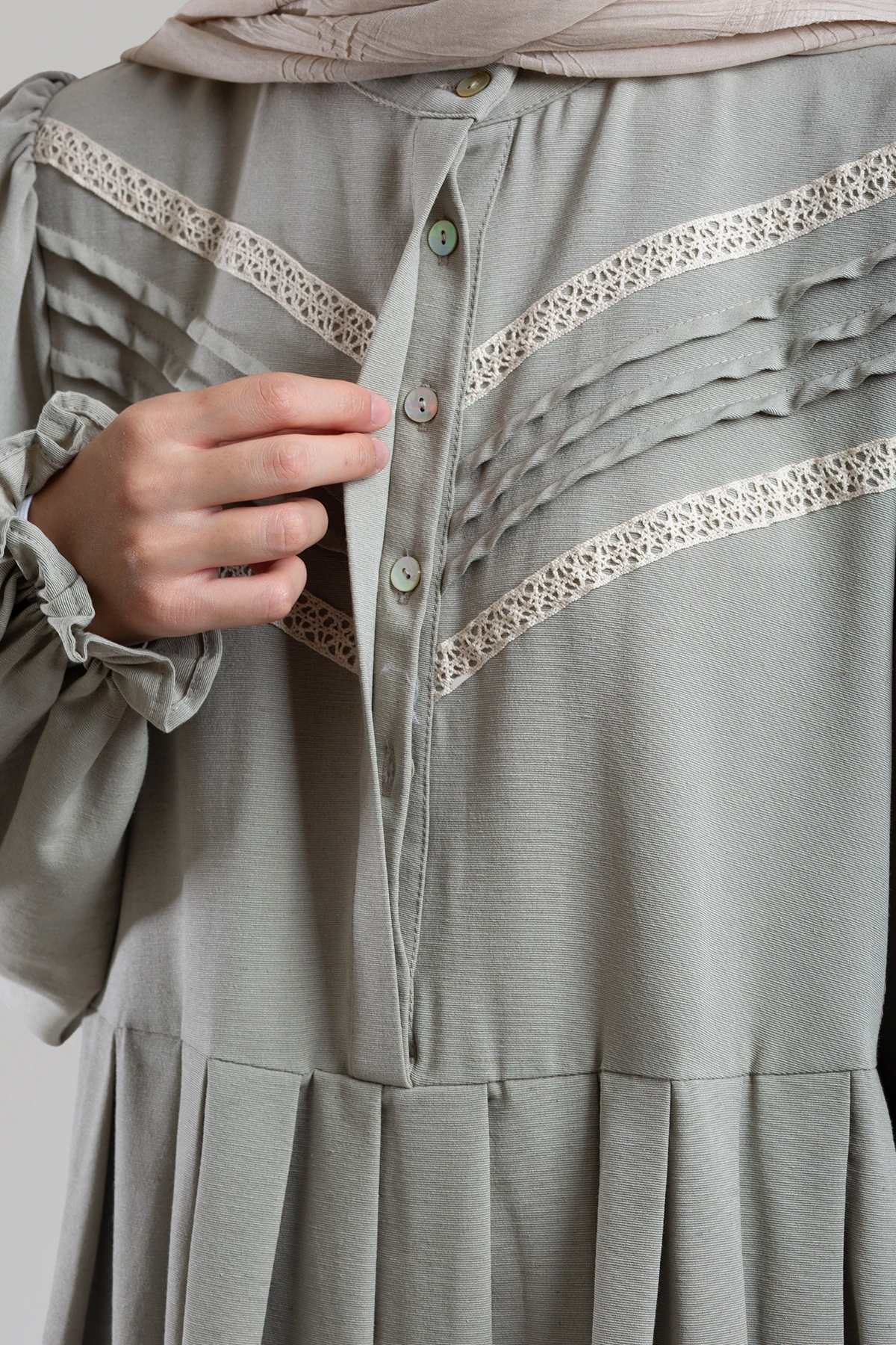 Linen Dress with Guipure Details