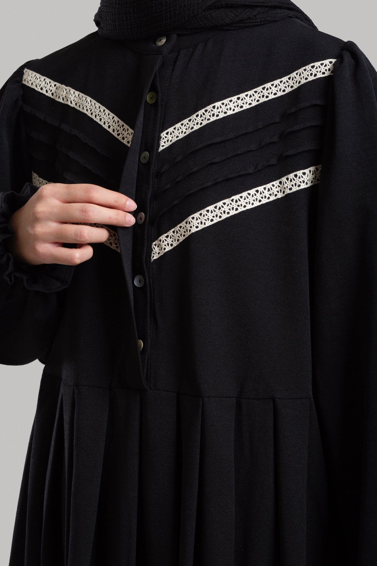 Linen Dress with Guipure Details