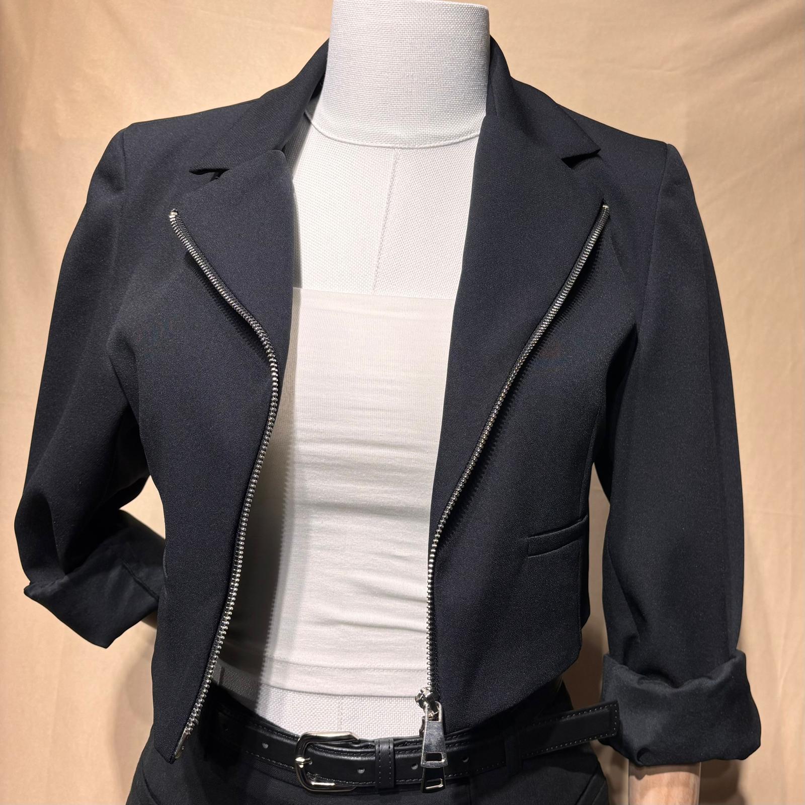Önü Fermuarlı Crop Blazer Ceket