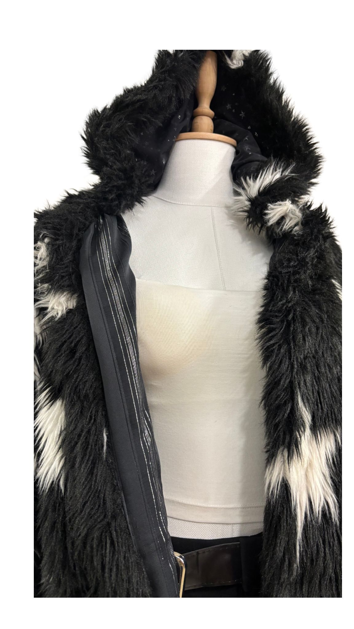 Yıldız Desenli Kürk Mont – Gölge Koleksiyonu