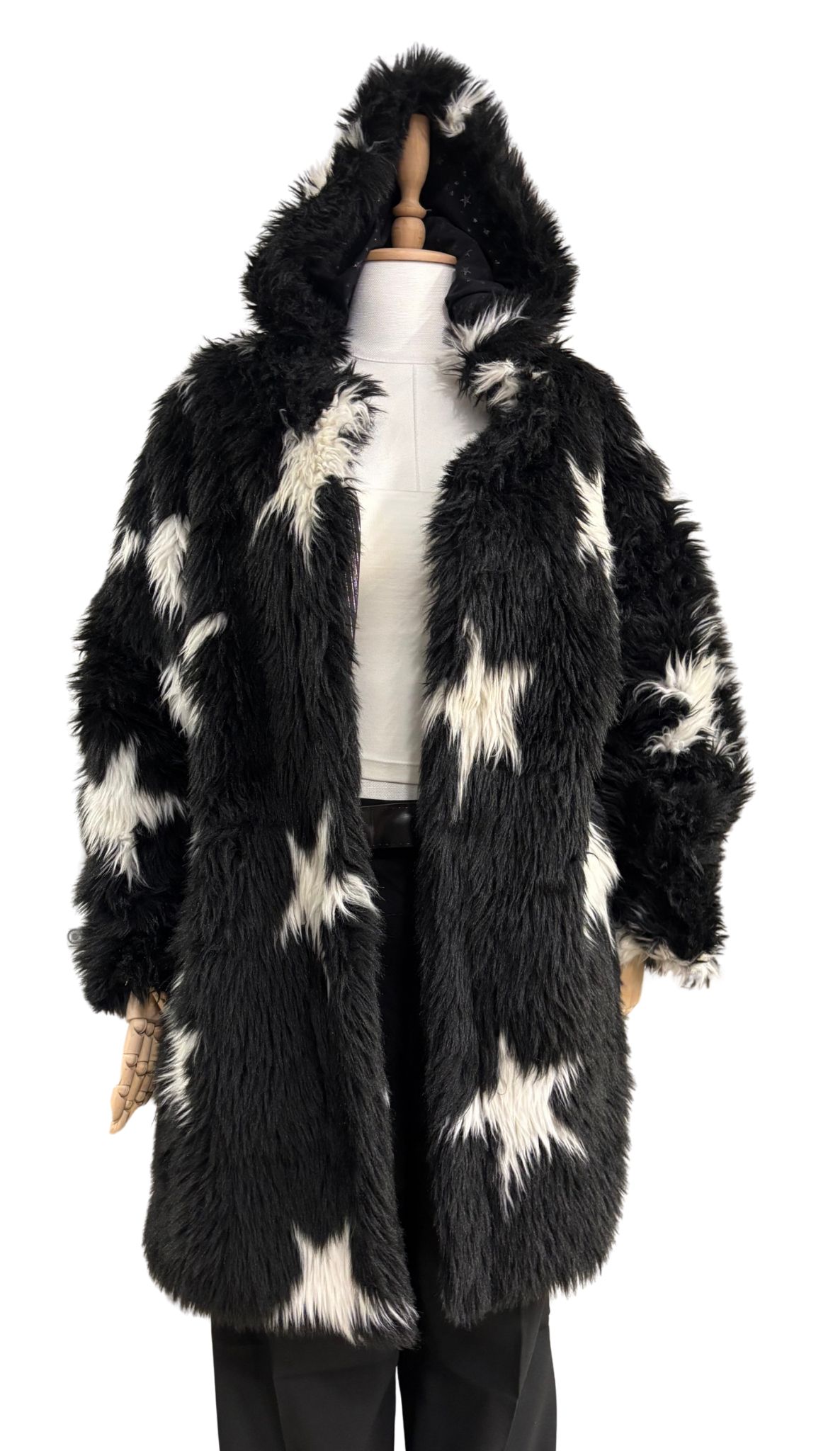 Yıldız Desenli Kürk Mont – Gölge Koleksiyonu