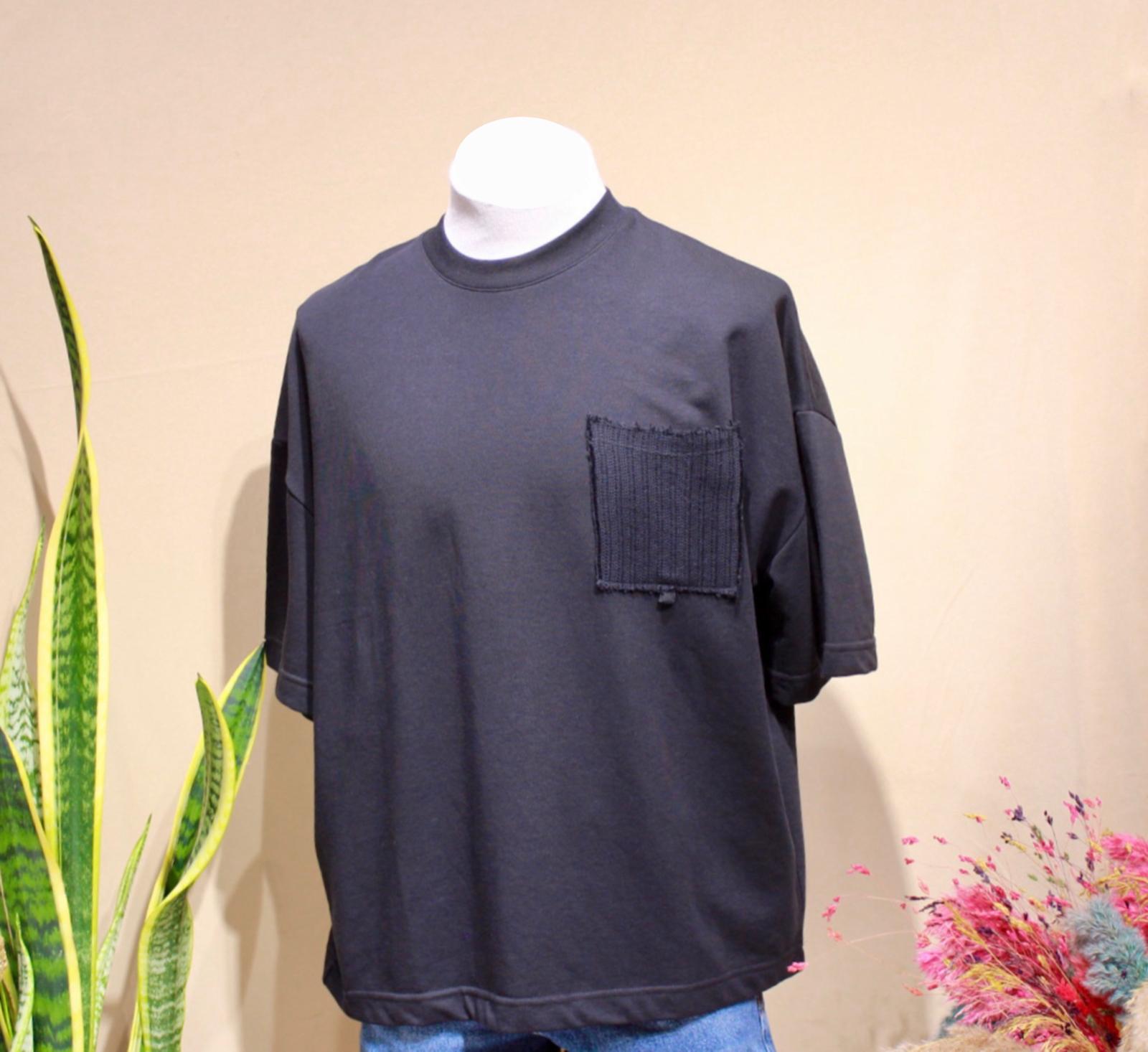 OVERSIZE CEP DETAYLI T-SHIRT - SİYAH