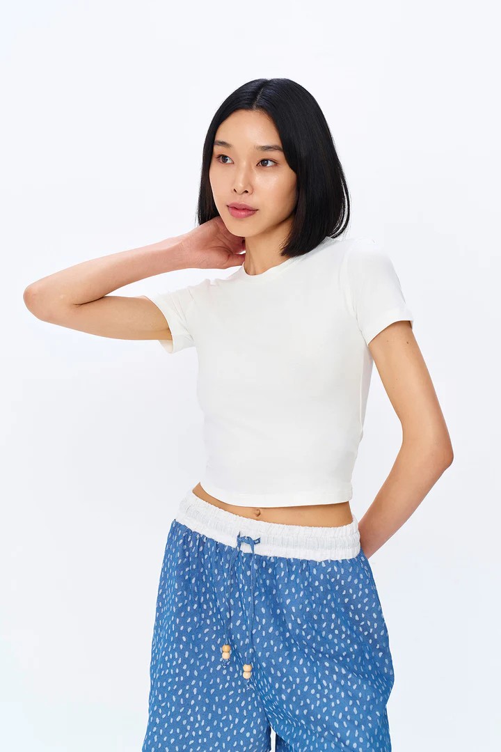  DİKİŞLİ CROP BASİC TSHİRT