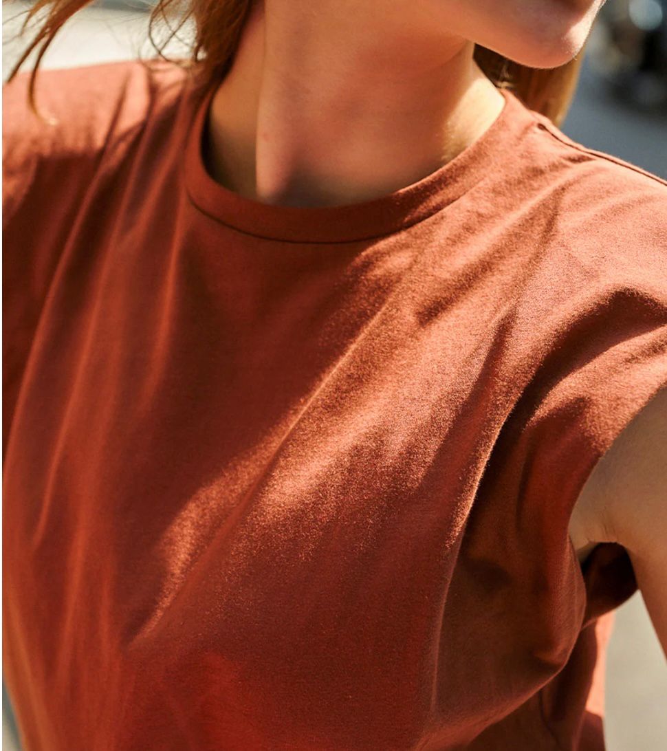 VATKALI KOLSUZ TSHİRT - KAHVE