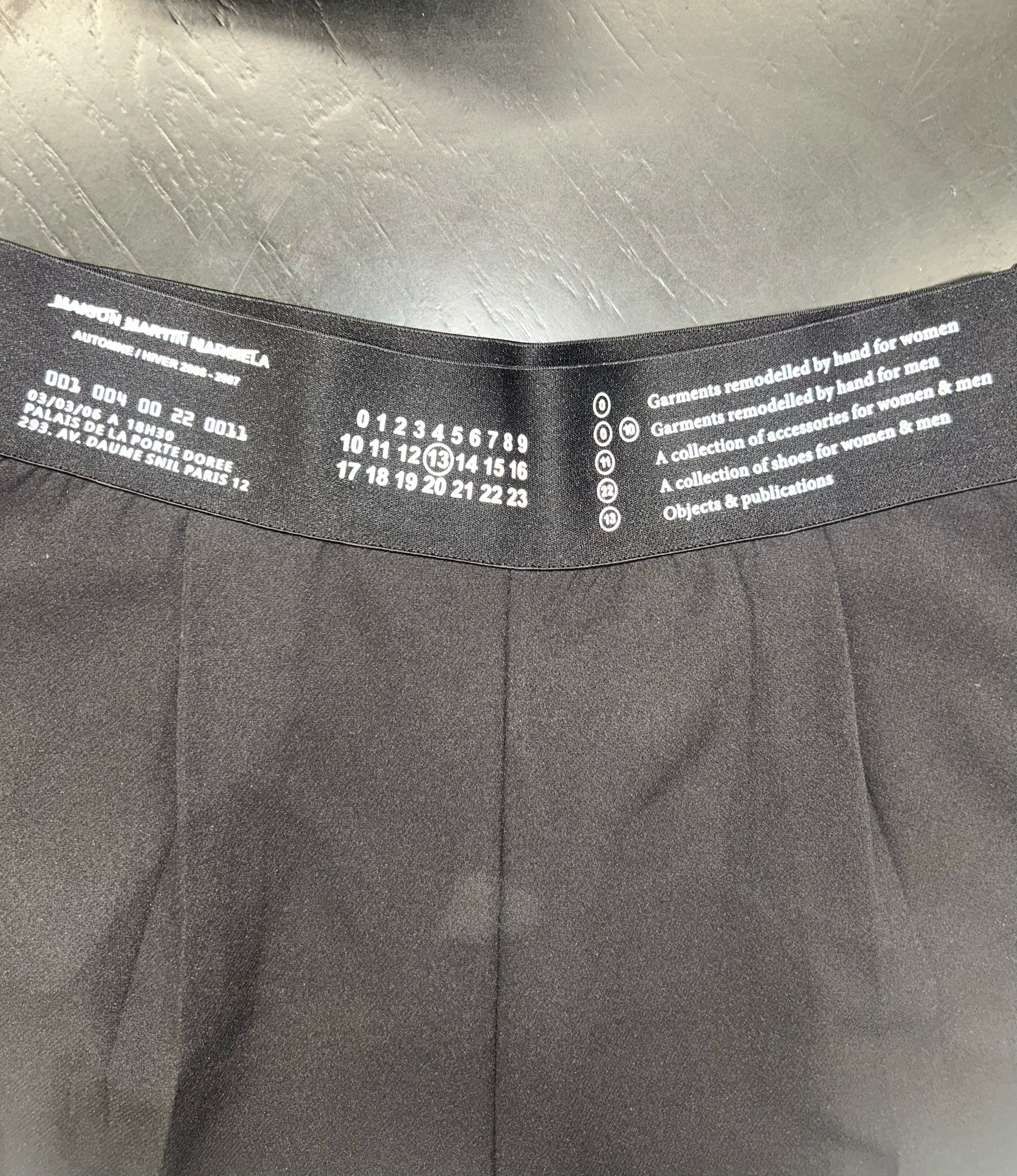  LASTİK DETAYLI PANTOLON